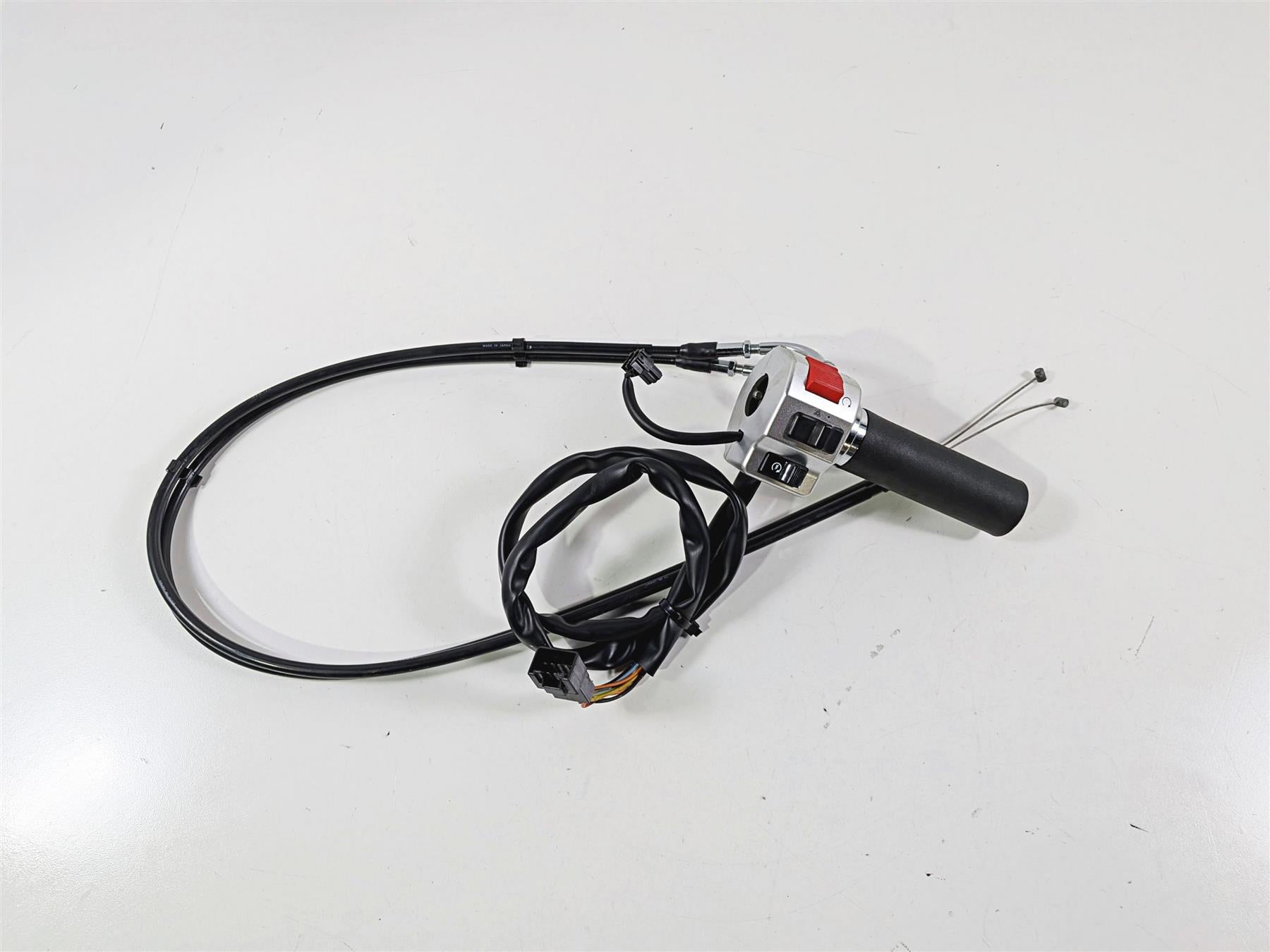 2006 Suzuki C90 VL1500T Boulevard Right Hand Throttle Control Switch 37200-41FA1 {{ shop.shopifyCountryName }} - Mototech271