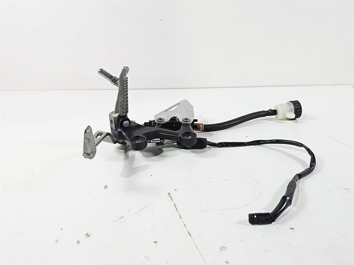 2023 Kawasaki EX400 Ninja Right Footpeg + Brake Lever Master Cylinder 35063-1408 {{ shop.shopifyCountryName }} - Mototech271