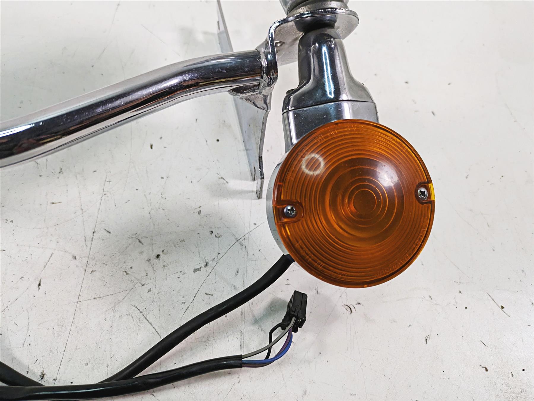 2008 Harley FLHTCU Electra Glide Front Blinker Led Spot Light Bar 68712-94A {{ shop.shopifyCountryName }} - Mototech271