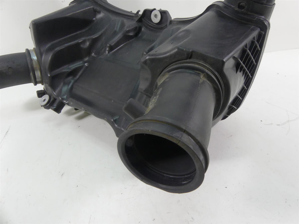 2017 BMW R1200RT K52 Air Cleaner Breather Filter Box Tubes Set 13717726792 {{ shop.shopifyCountryName }} - Mototech271