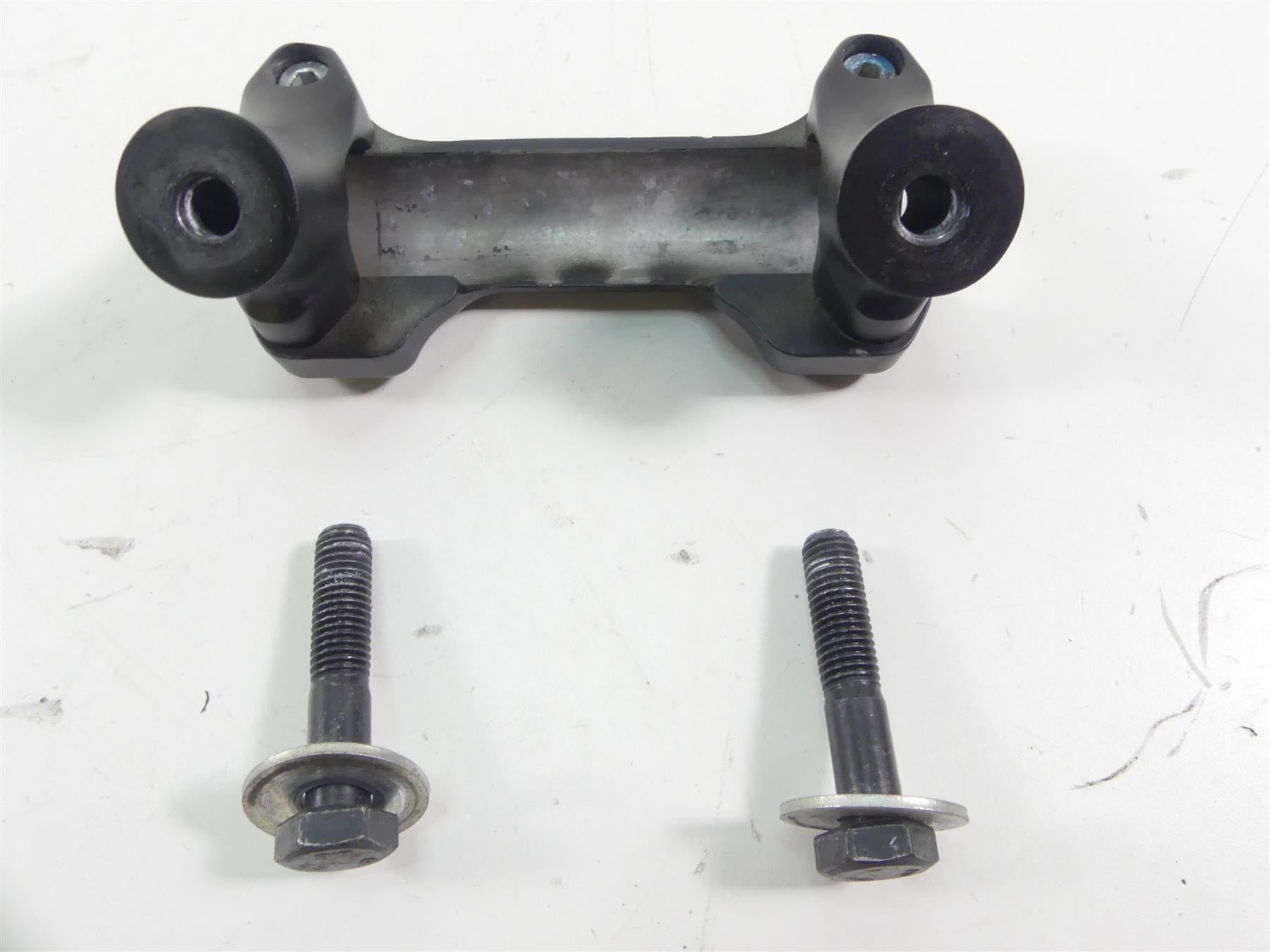 2016 Indian Chief Dark Horse Handlebar Riser Holder Mount Clamps 5139656-463 {{ shop.shopifyCountryName }} - Mototech271