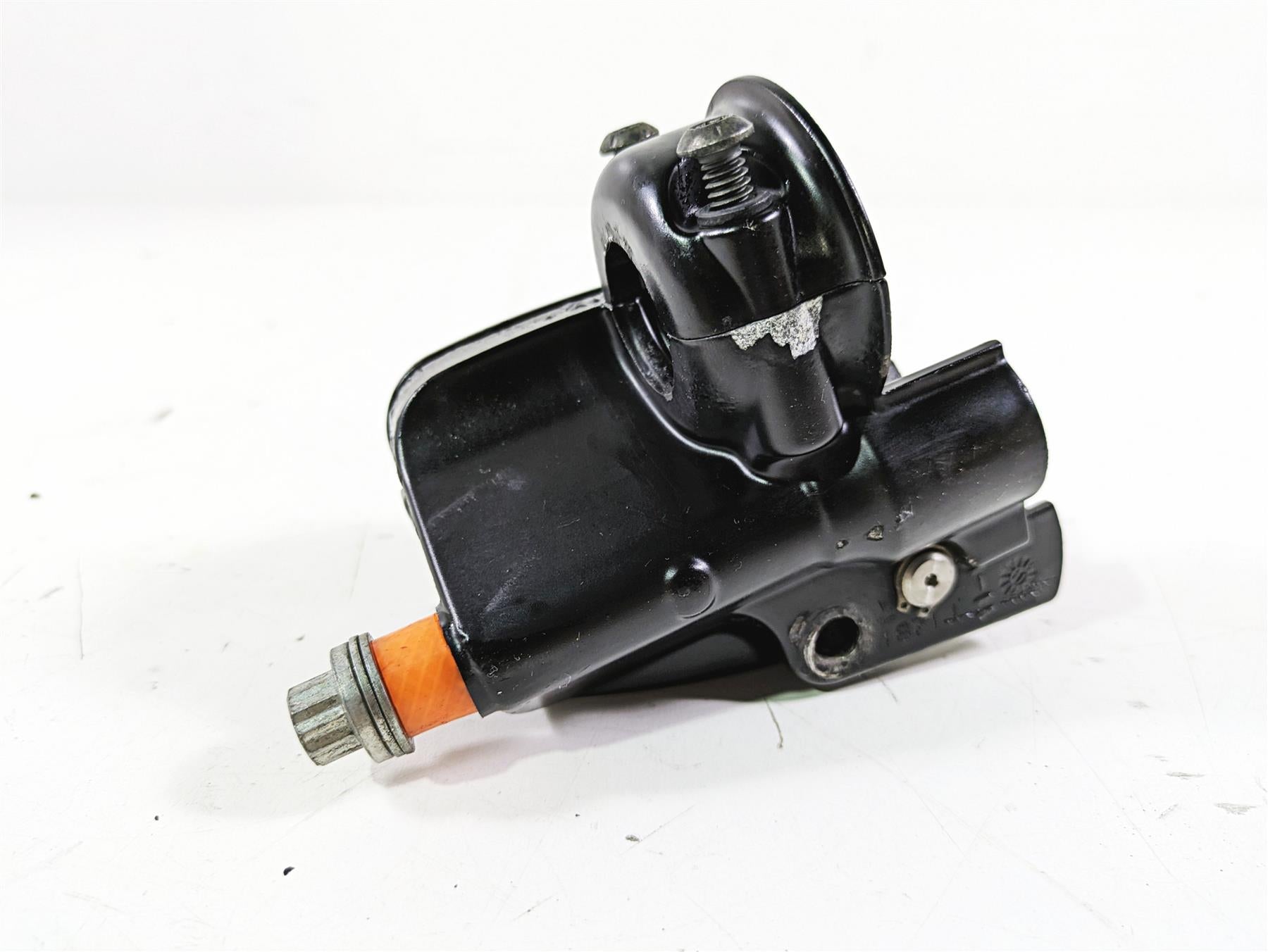 2012 Harley FLD Dyna Switchback Front Brake Master Cylinder 9/16" 45029-11C {{ shop.shopifyCountryName }} - Mototech271