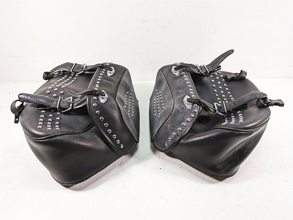 2013 Harley Softail FLSTC Heritage Classic Saddlebag & Mount Set 90477-09 {{ shop.shopifyCountryName }} - Mototech271