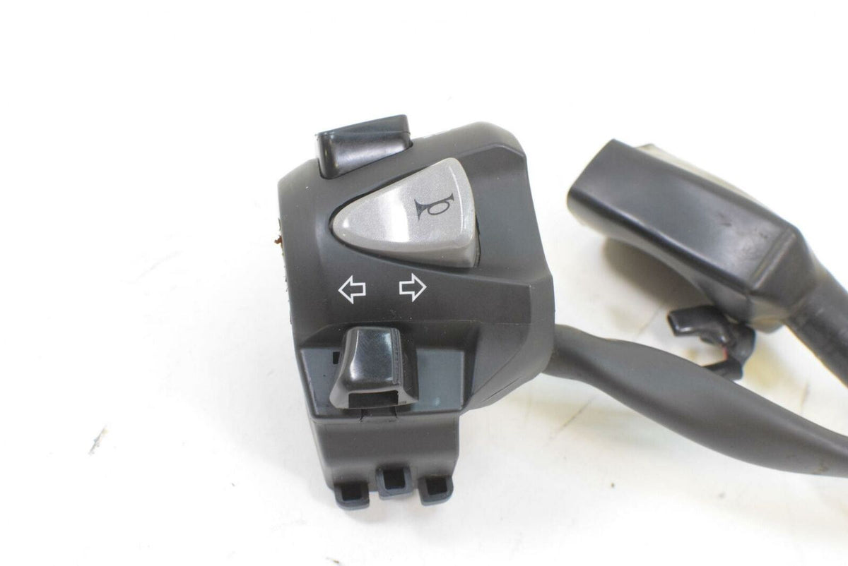 2017 Honda CBR500 R CBR500R Left Control Switch Light Blinker Horn 35200-MJW-A01 {{ shop.shopifyCountryName }} - Mototech271