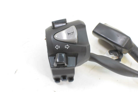 2017 Honda CBR500 R CBR500R Left Control Switch Light Blinker Horn 35200-MJW-A01 {{ shop.shopifyCountryName }} - Mototech271