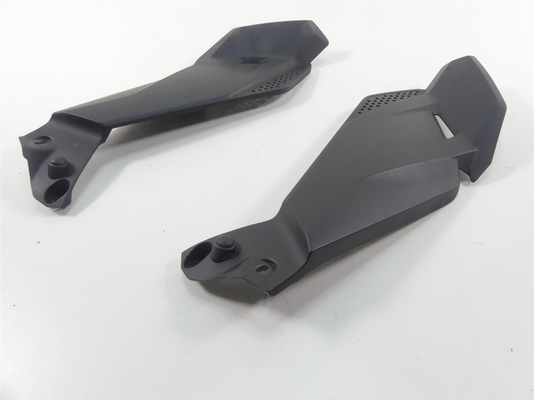 2019 BMW R1250GS K50 Under Tank Molded Leg Fairing Set 46638556637 46638556638 {{ shop.shopifyCountryName }} - Mototech271