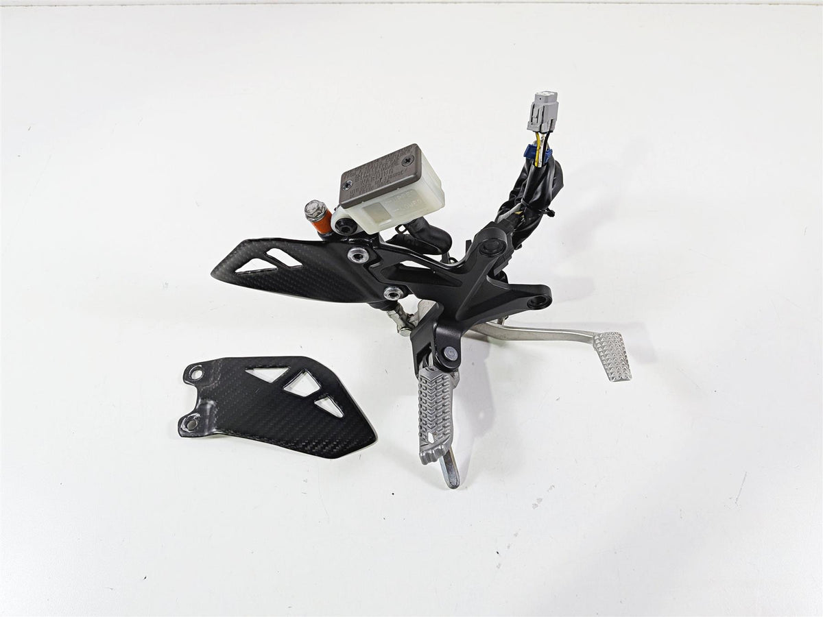 2022 Kawasaki ZX10R ZX1000 Ninja Right Foot Peg & Brake Pedal Master 35063-1522 {{ shop.shopifyCountryName }} - Mototech271
