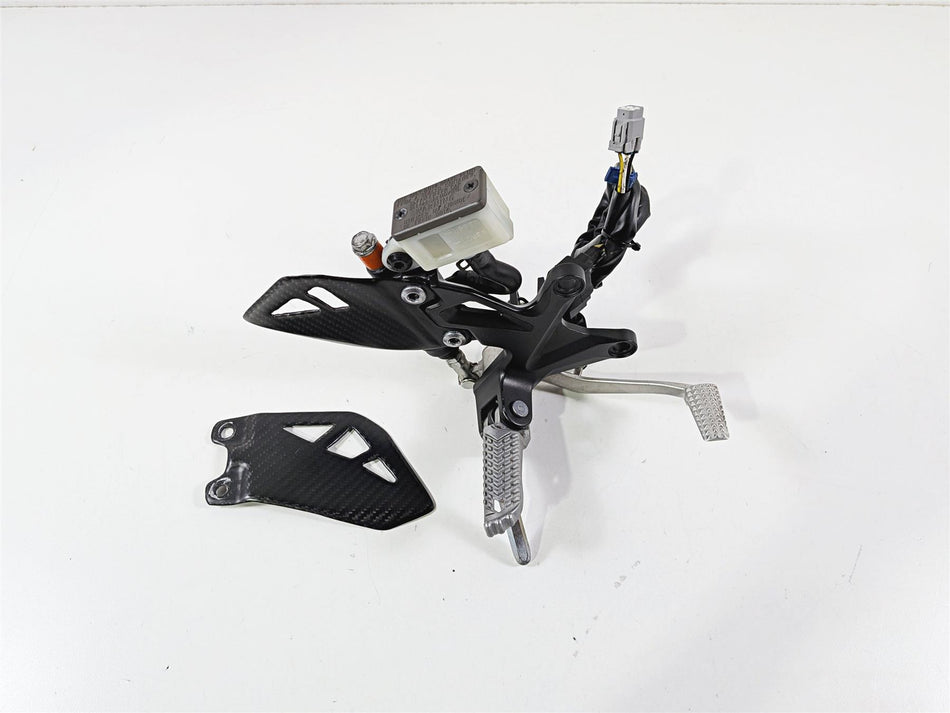 2022 Kawasaki ZX10R ZX1000 Ninja Right Foot Peg & Brake Pedal Master 35063-1522 {{ shop.shopifyCountryName }} - Mototech271