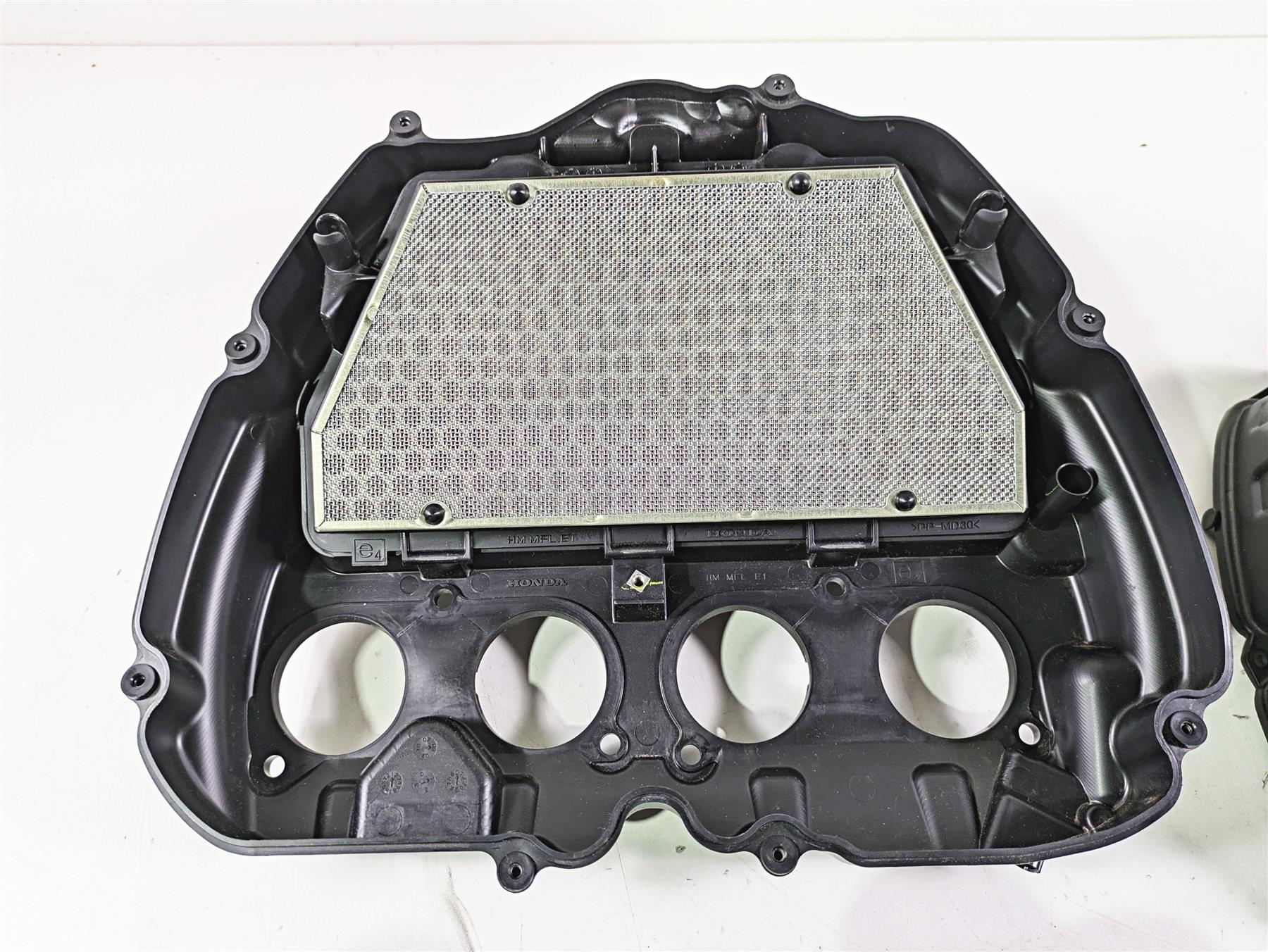 2008 Honda CBR1000RR SC59 Air Box Filter & Upper Injectors -Read 17220-MFL-000 {{ shop.shopifyCountryName }} - Mototech271