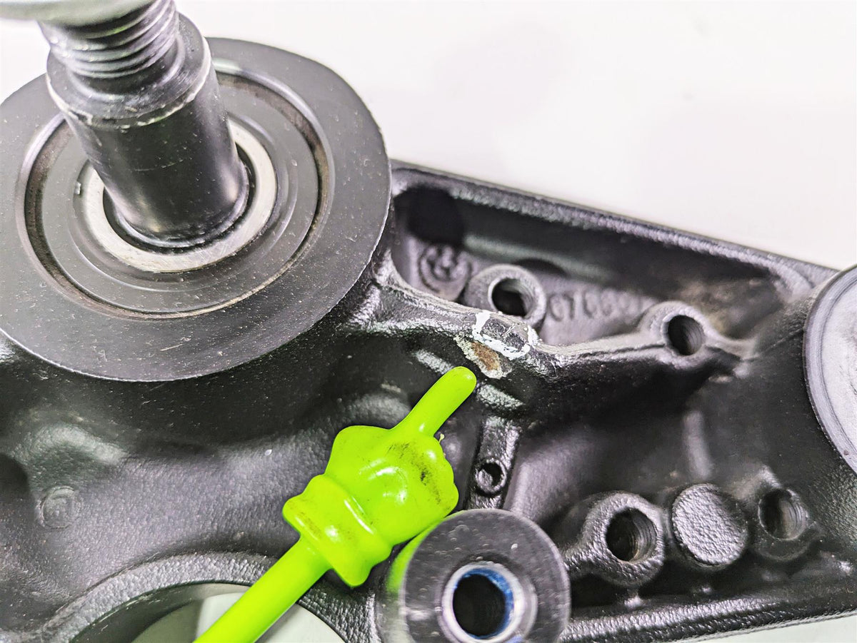 2009 BMW R1200RT K26 Upper Triple Tree Steering Clamp - Read 31427729239 {{ shop.shopifyCountryName }} - Mototech271