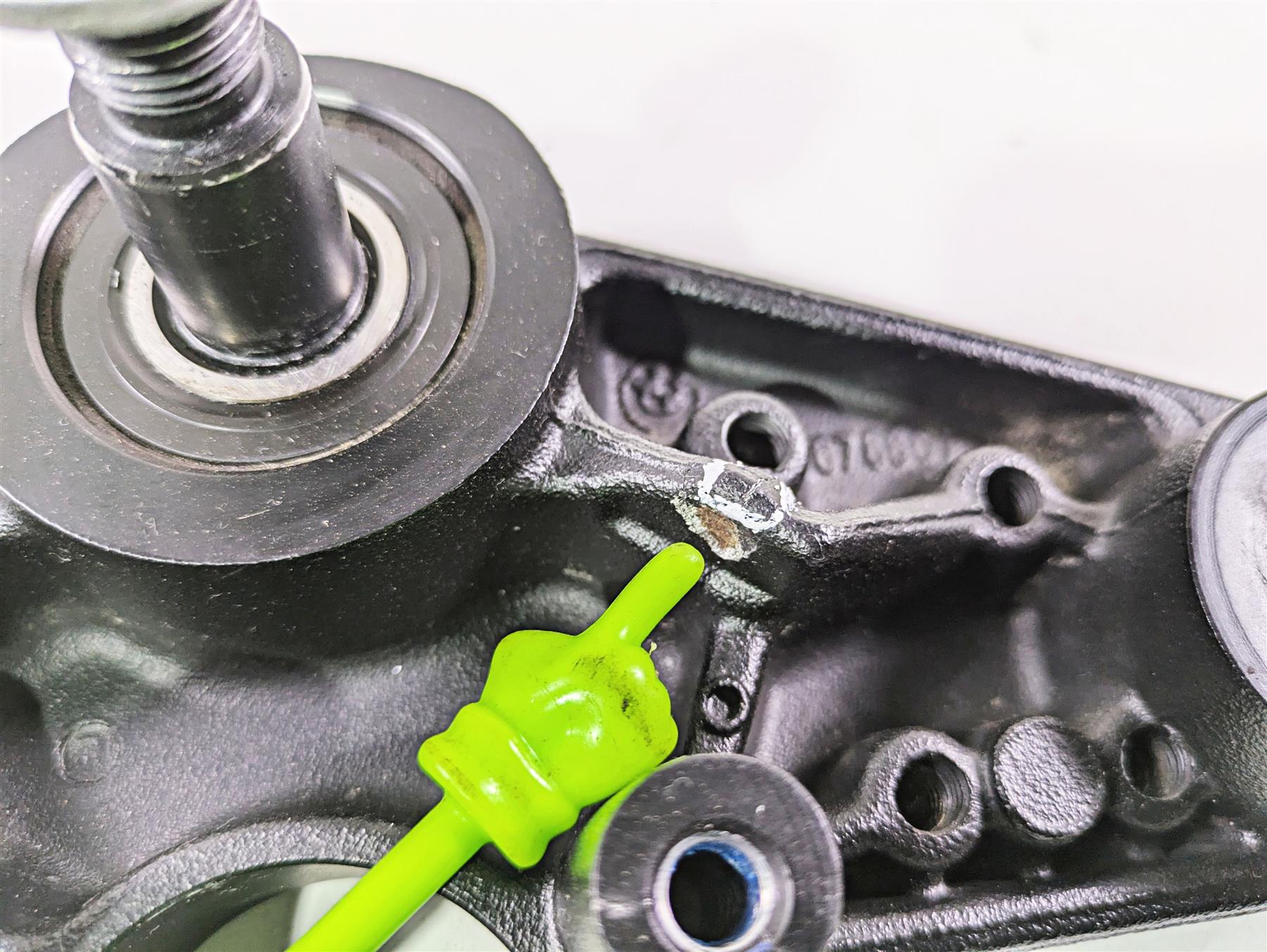 2009 BMW R1200RT K26 Upper Triple Tree Steering Clamp - Read 31427729239 {{ shop.shopifyCountryName }} - Mototech271