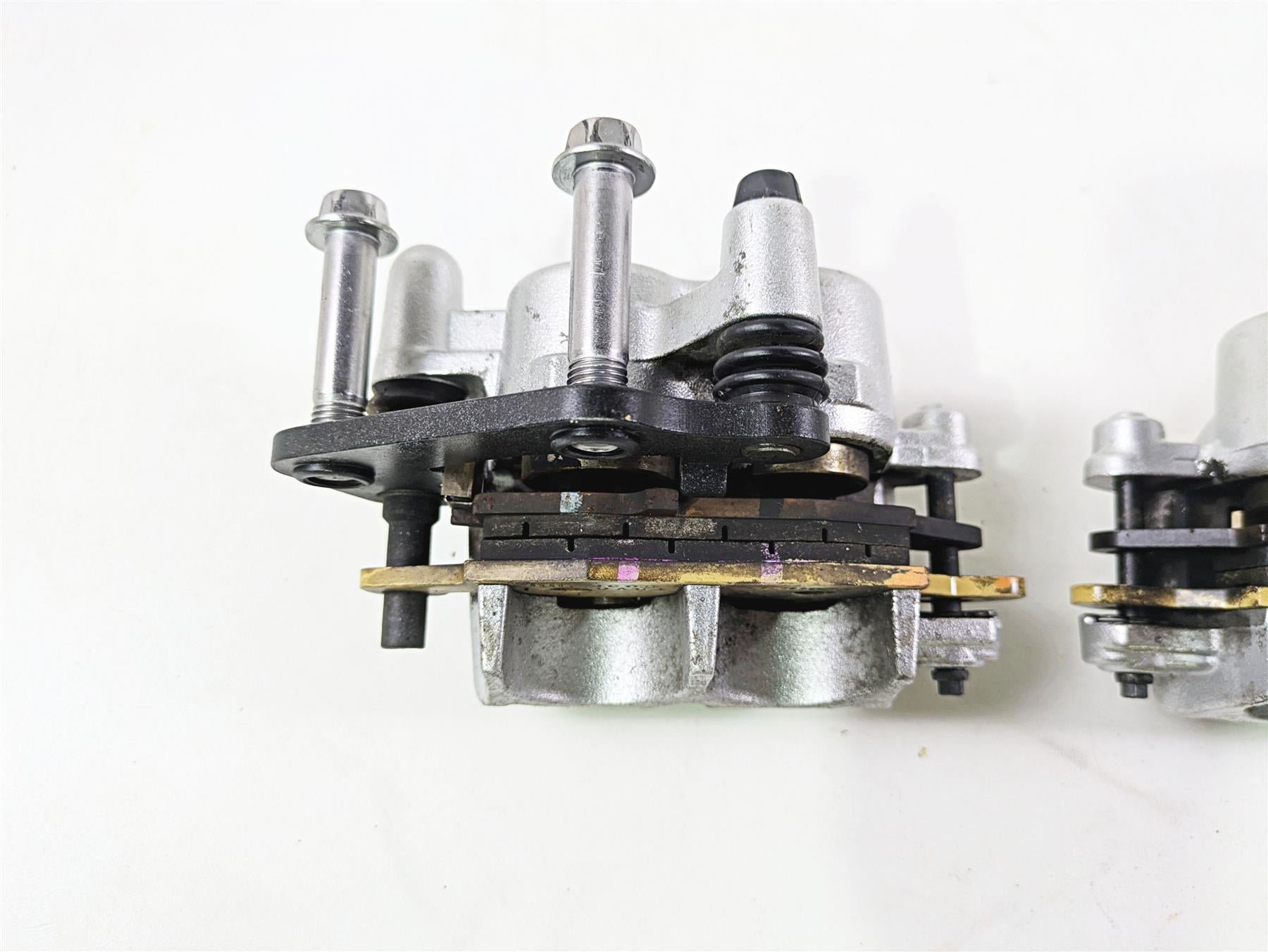 2008 Kawasaki VN1600 Vulcan Nomad Tokico Front Brake Caliper Set 43044-1115 {{ shop.shopifyCountryName }} - Mototech271