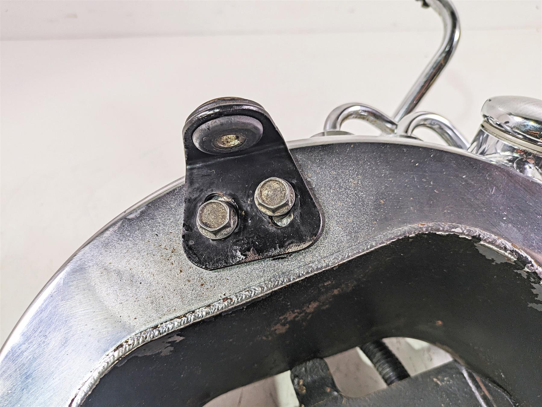 2002 Harley FLSTC Softail Heritage Oil Tank Reservoir & All Lines 62498-01A {{ shop.shopifyCountryName }} - Mototech271