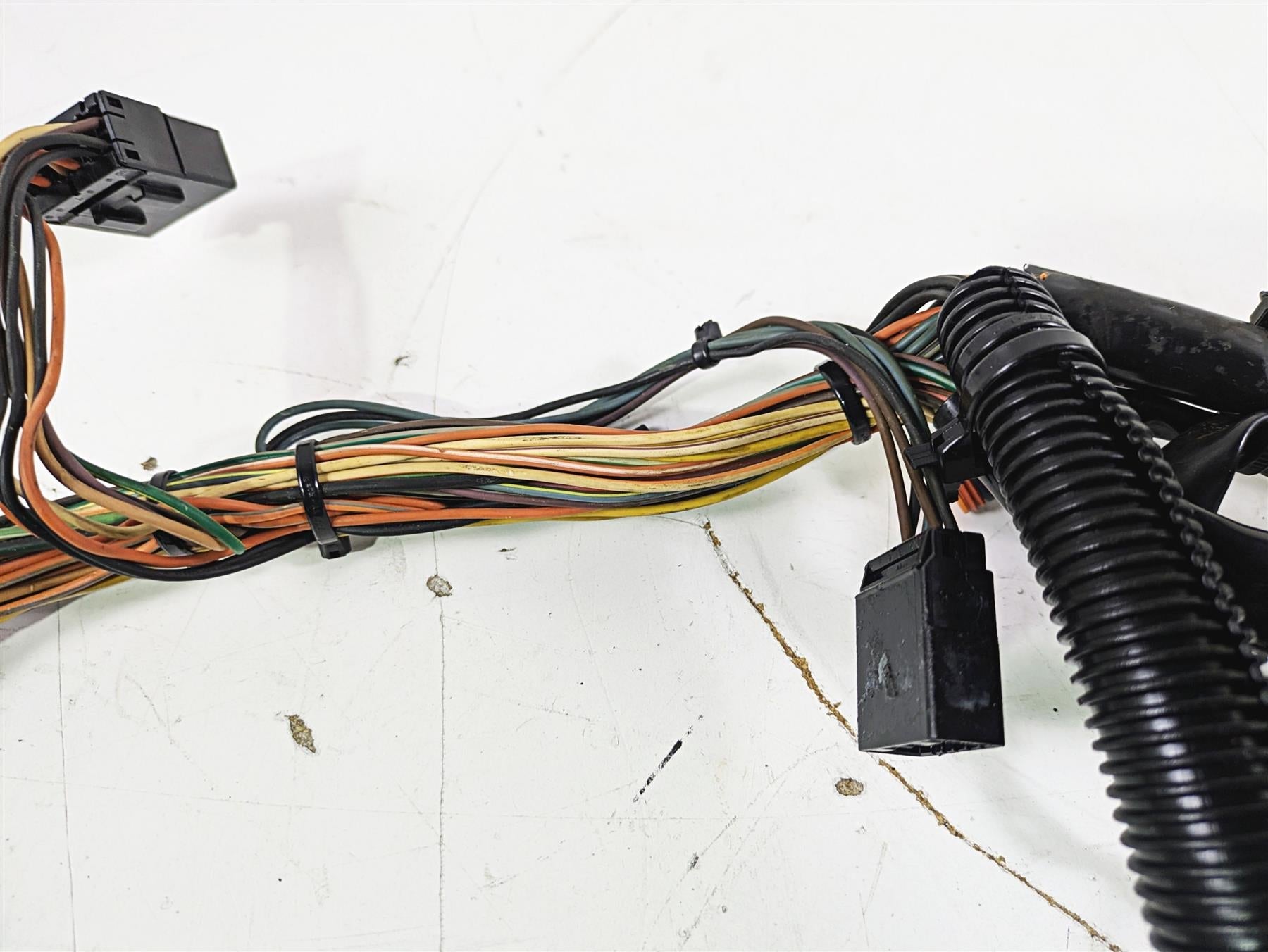 2003 Harley Touring FLHTCUI E-Glide 100th Front Interconnect Wiring 70232-03 {{ shop.shopifyCountryName }} - Mototech271