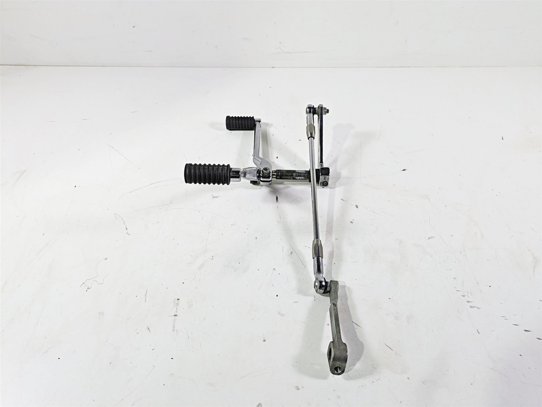 2008 Harley Touring FLHTCU E-Glide 105TH Heel Toe Shifter Lever Set 33895-82E {{ shop.shopifyCountryName }} - Mototech271