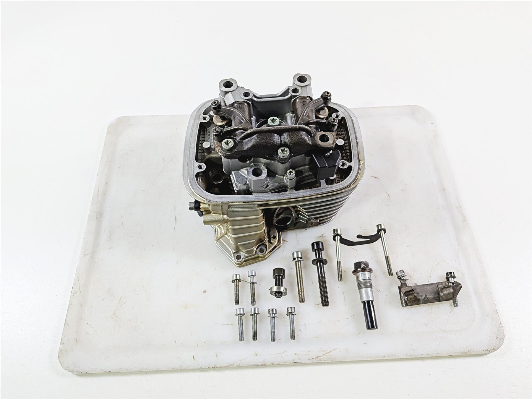 2004 BMW R1150GS R21 Right Cylinderhead Cylinder Head - Good Compression 7670534 {{ shop.shopifyCountryName }} - Mototech271
