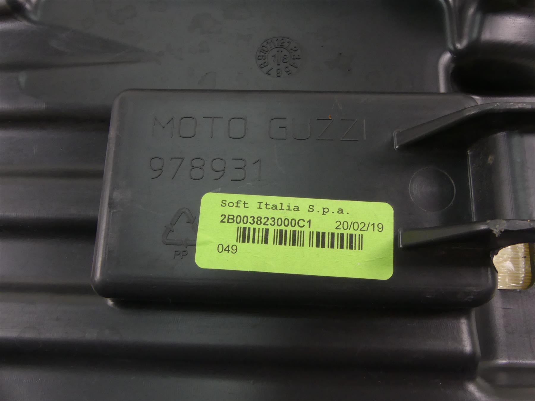 2019 Moto Guzzi V7 III Stone 750 Oem Duo Seat Saddle 2B003823000C1 {{ shop.shopifyCountryName }} - Mototech271
