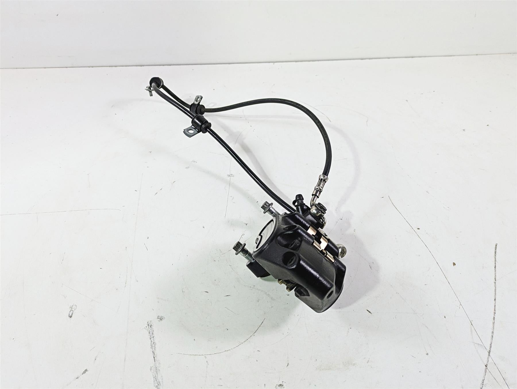 2017 Harley FLS Softail Slim Front Brake Caliper + Line Hose 41300095 {{ shop.shopifyCountryName }} - Mototech271