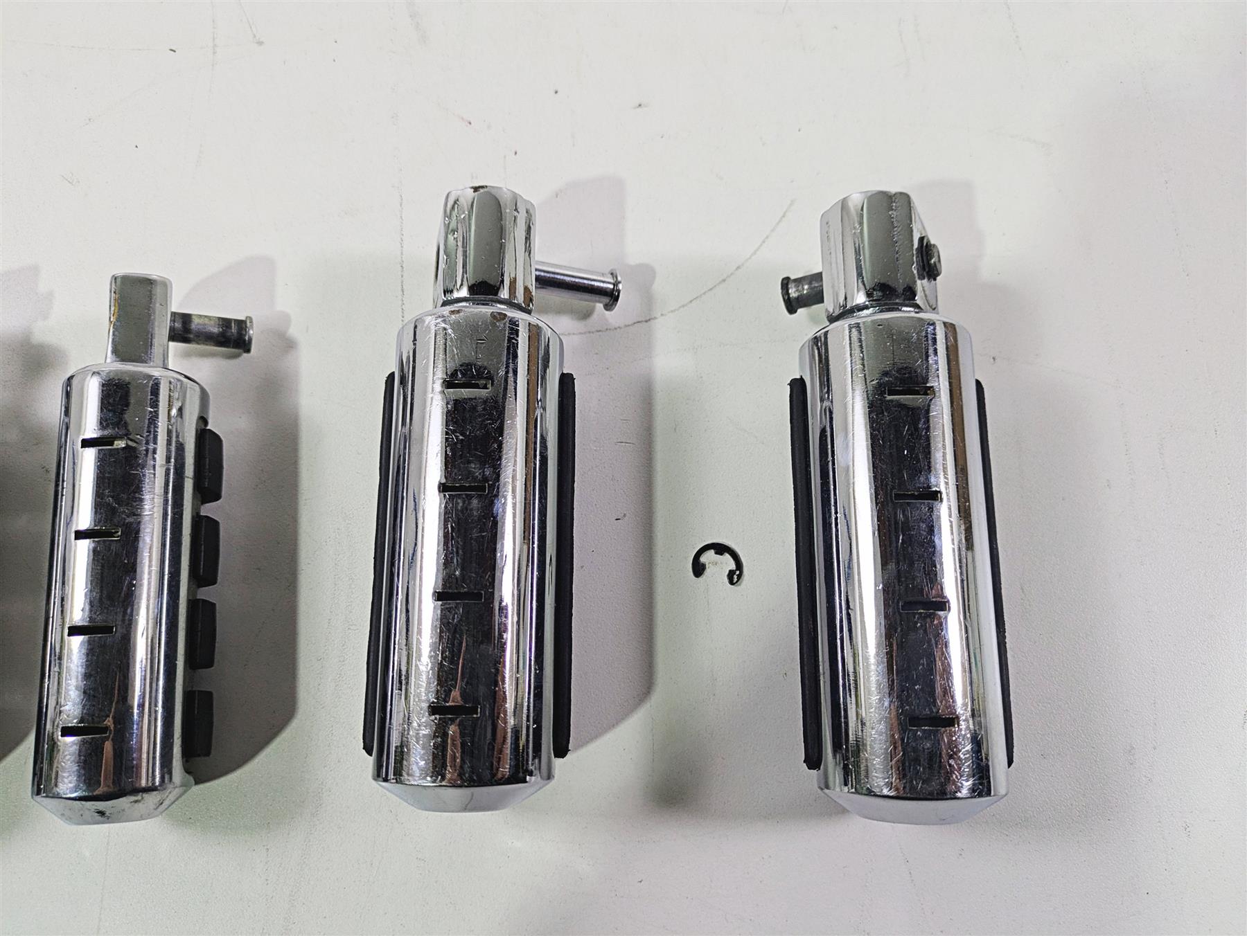 2008 Suzuki M109R VZR1800 Kuryakyn Small Iso Foot Peg Footpeg Footrest Set {{ shop.shopifyCountryName }} - Mototech271