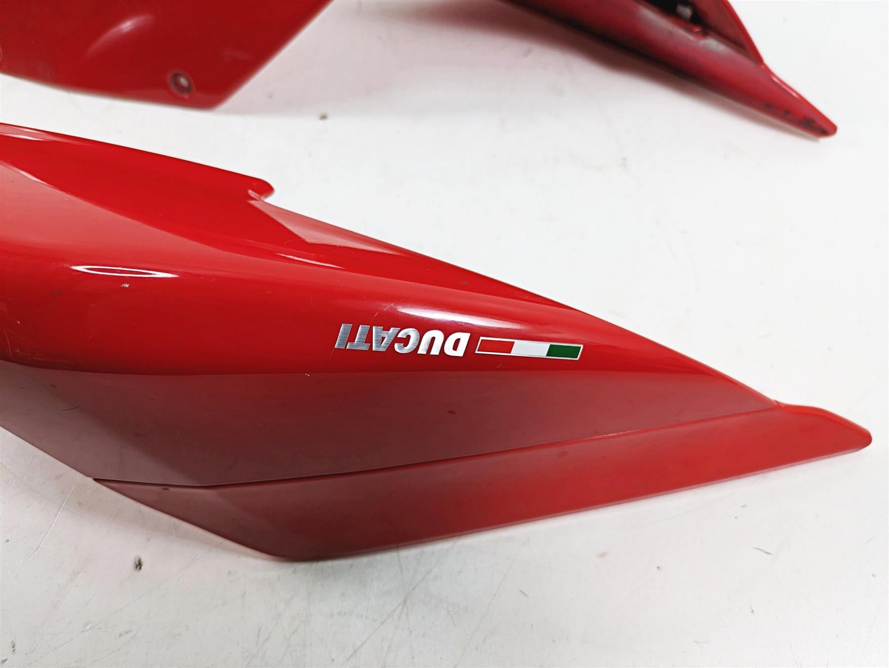 2016 Ducati Panigale 1299 S Red Tail Side Cover Fairing Set 48212021A 48212031A {{ shop.shopifyCountryName }} - Mototech271