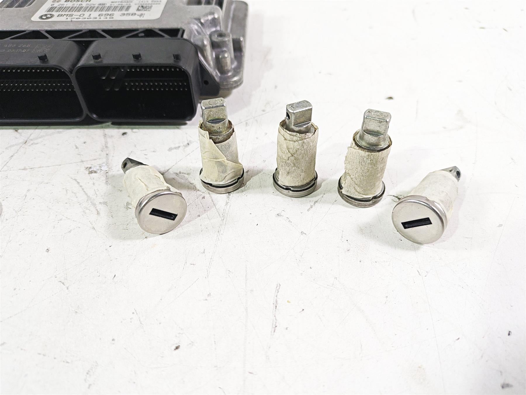 2022 BMW R1250 RT K052 Cdi Ecu Ecm Ignition Switch Key Lock Set 13611696358 {{ shop.shopifyCountryName }} - Mototech271