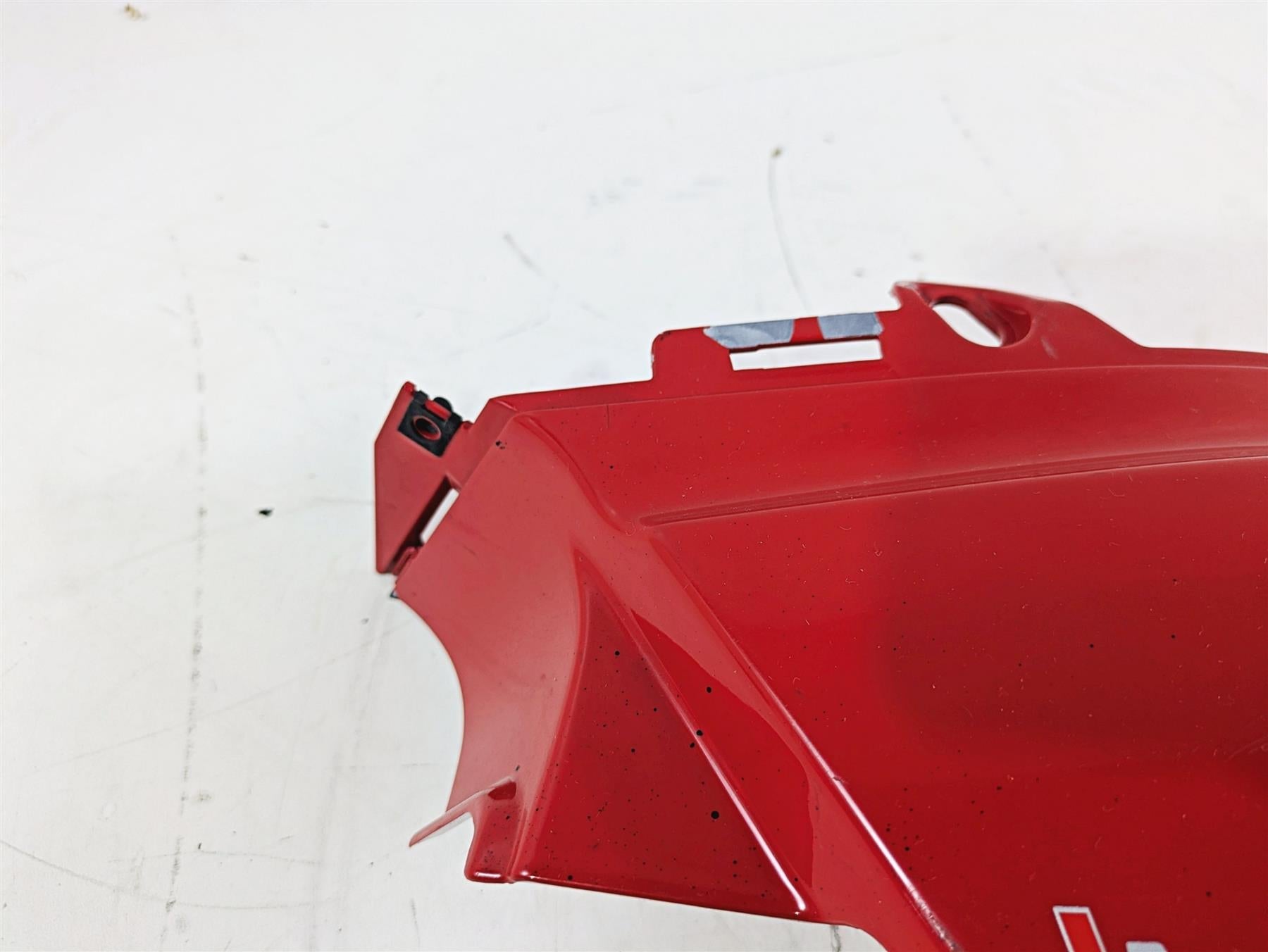 2018 Ducati Hypermotard 939 SP Center Tank Fairing Cover 480P5672E {{ shop.shopifyCountryName }} - Mototech271