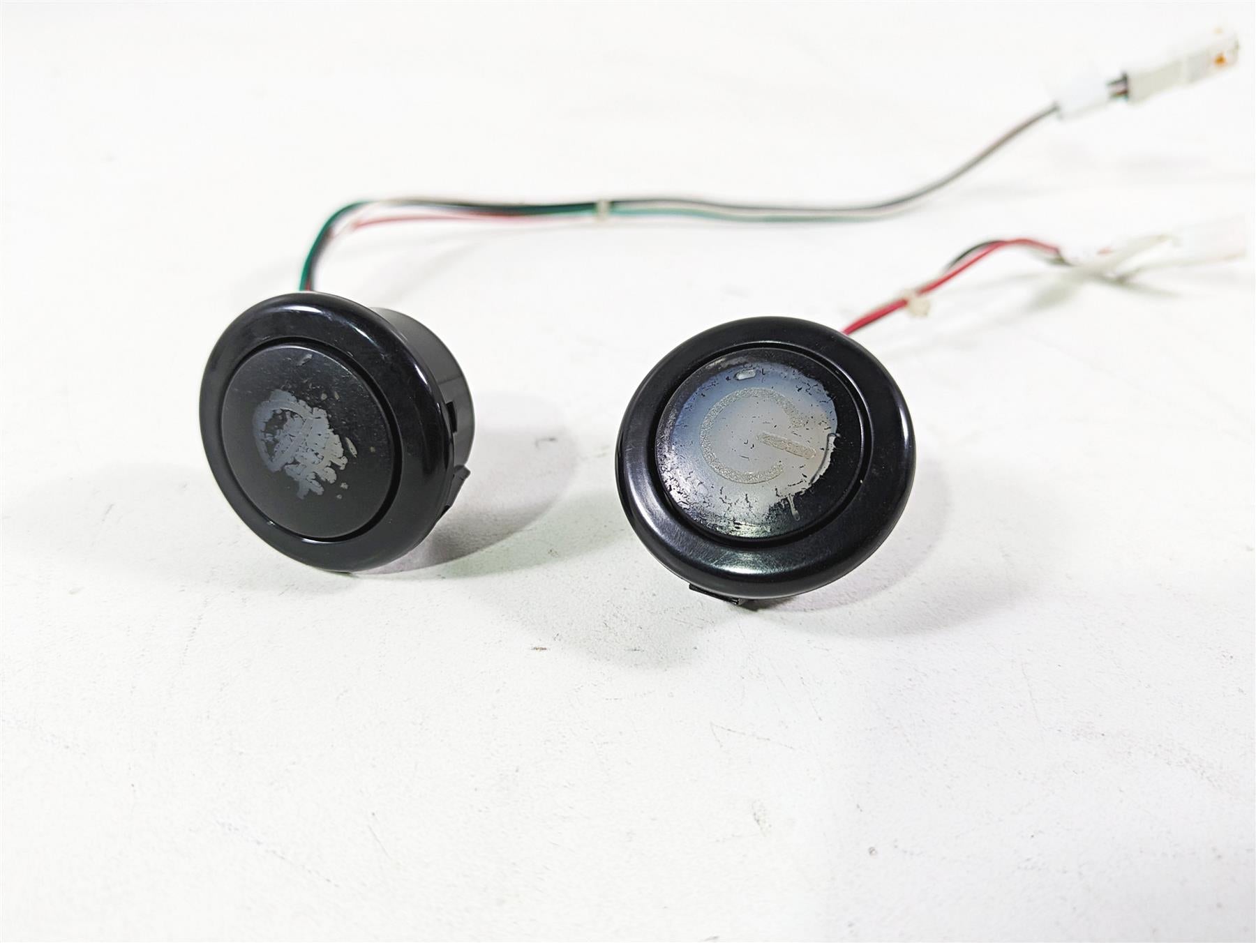 2018 Indian Chieftain Dark Horse Start And Fog Light Button 4016999 4016998 {{ shop.shopifyCountryName }} - Mototech271