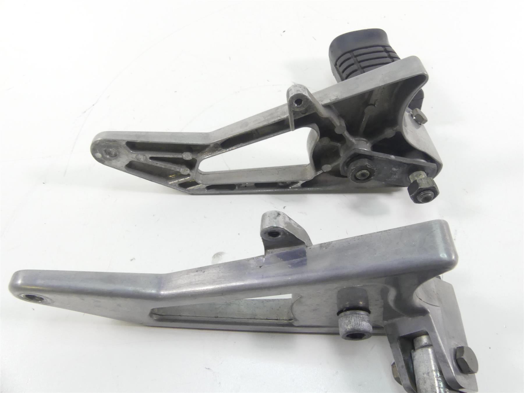 2001 Moto Guzzi California Sp 1100 Rear Footpegs + Brackets Set GU294435509 {{ shop.shopifyCountryName }} - Mototech271