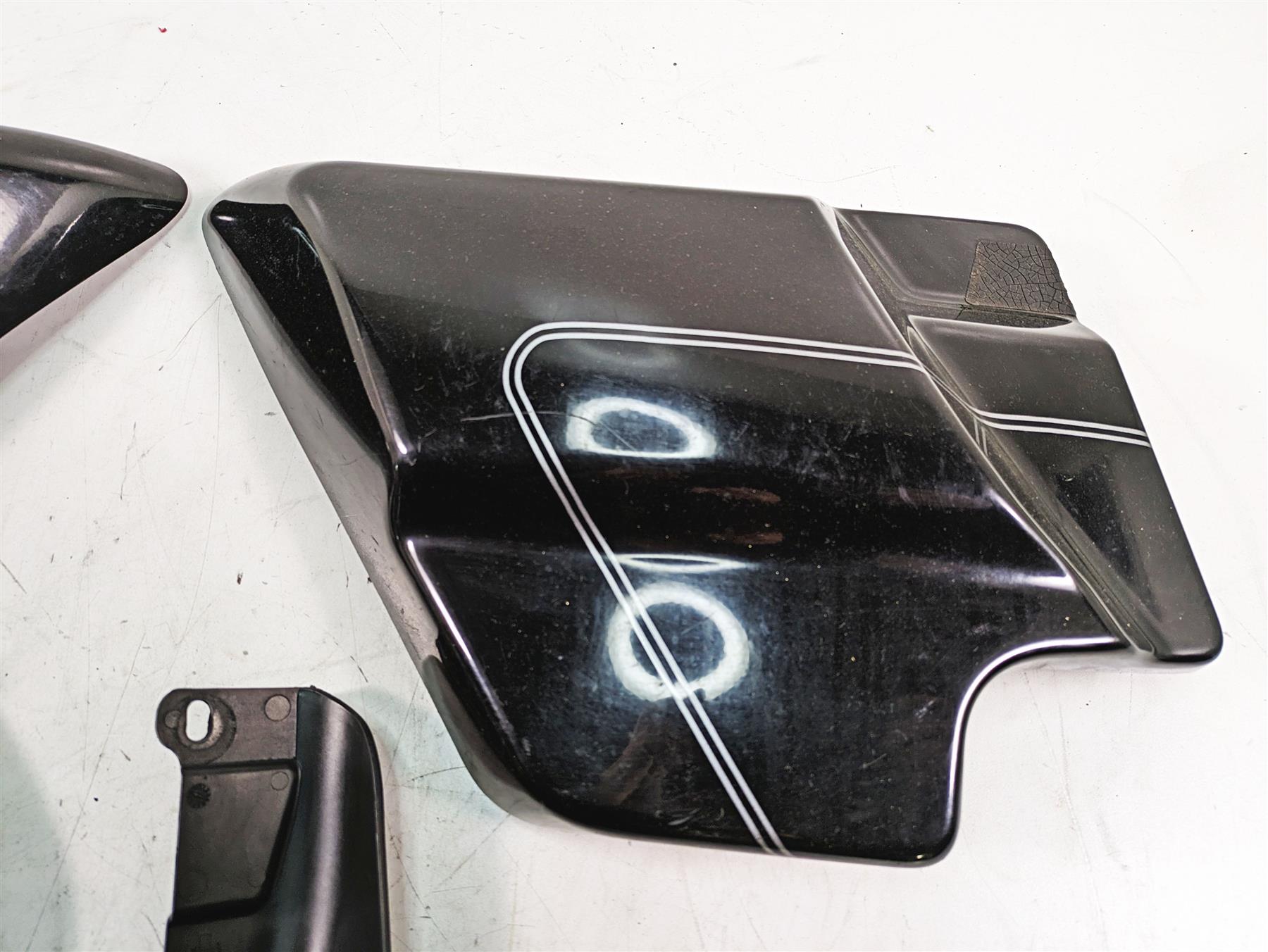 2009 Harley Touring FLHTCU Electra Glide Side Cover Fairing & Wing Set 66048-09A {{ shop.shopifyCountryName }} - Mototech271