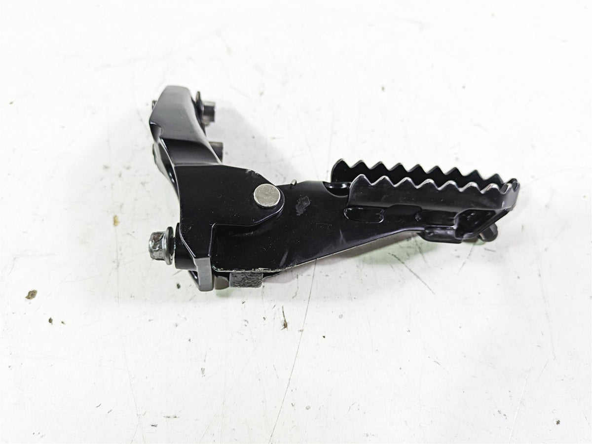 2020 Triumph Street Scrambler 900 Left Rider Footpeg Foot Peg T2082356 {{ shop.shopifyCountryName }} - Mototech271