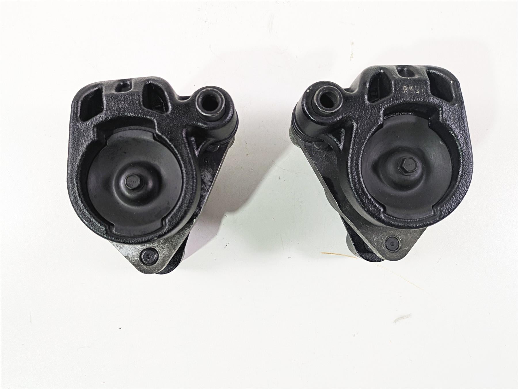 1999 Harley Touring FLHTCUI E-Glide Front Brake Caliper Set 44023-83C 44046-84C {{ shop.shopifyCountryName }} - Mototech271
