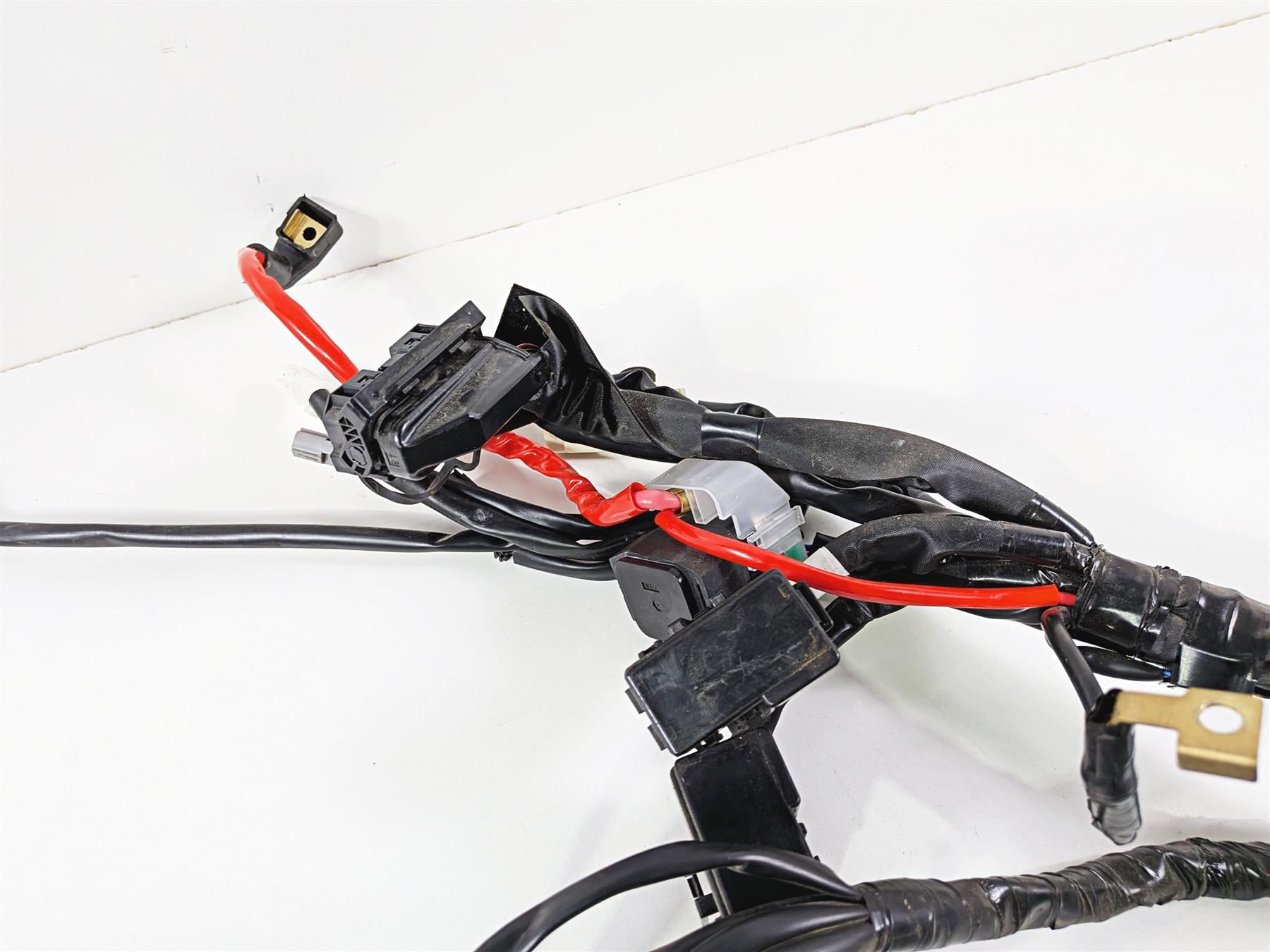 2025 Yamaha YZF R7 Wiring Harness Loom - Taillight Plug Cut BEB-82590-01-00 {{ shop.shopifyCountryName }} - Mototech271