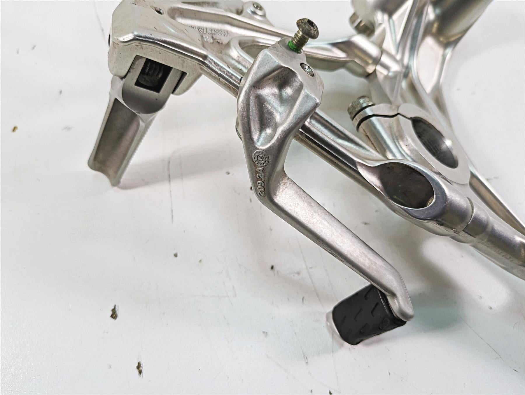 2016 Ducati Panigale 1299 S Left Footpeg Frame Holder & Shifter 82421862AA {{ shop.shopifyCountryName }} - Mototech271
