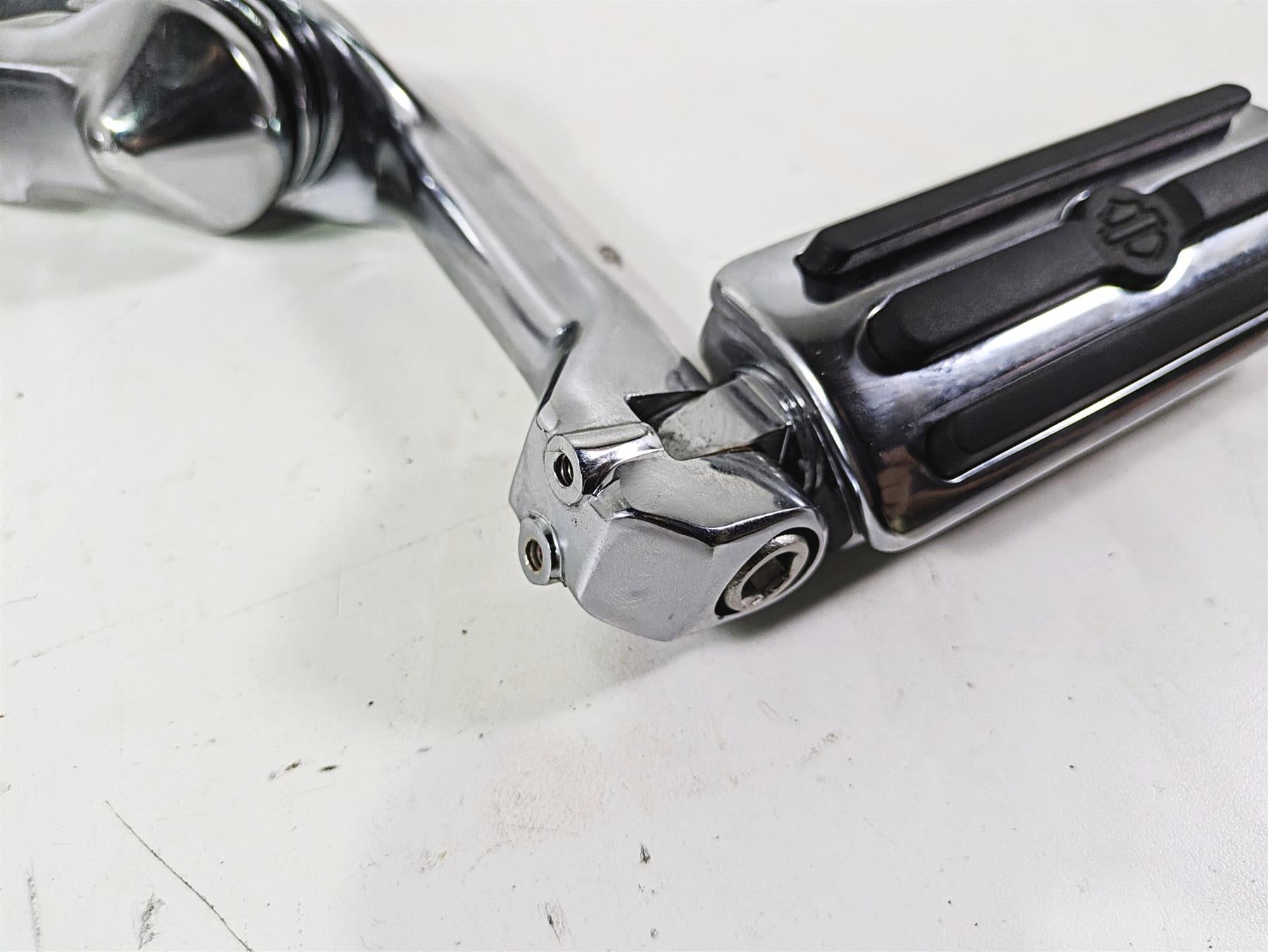 2008 Harley Touring FLHTCU E-Glide 105TH Oem Adjustable Chrome Highway Pegs {{ shop.shopifyCountryName }} - Mototech271