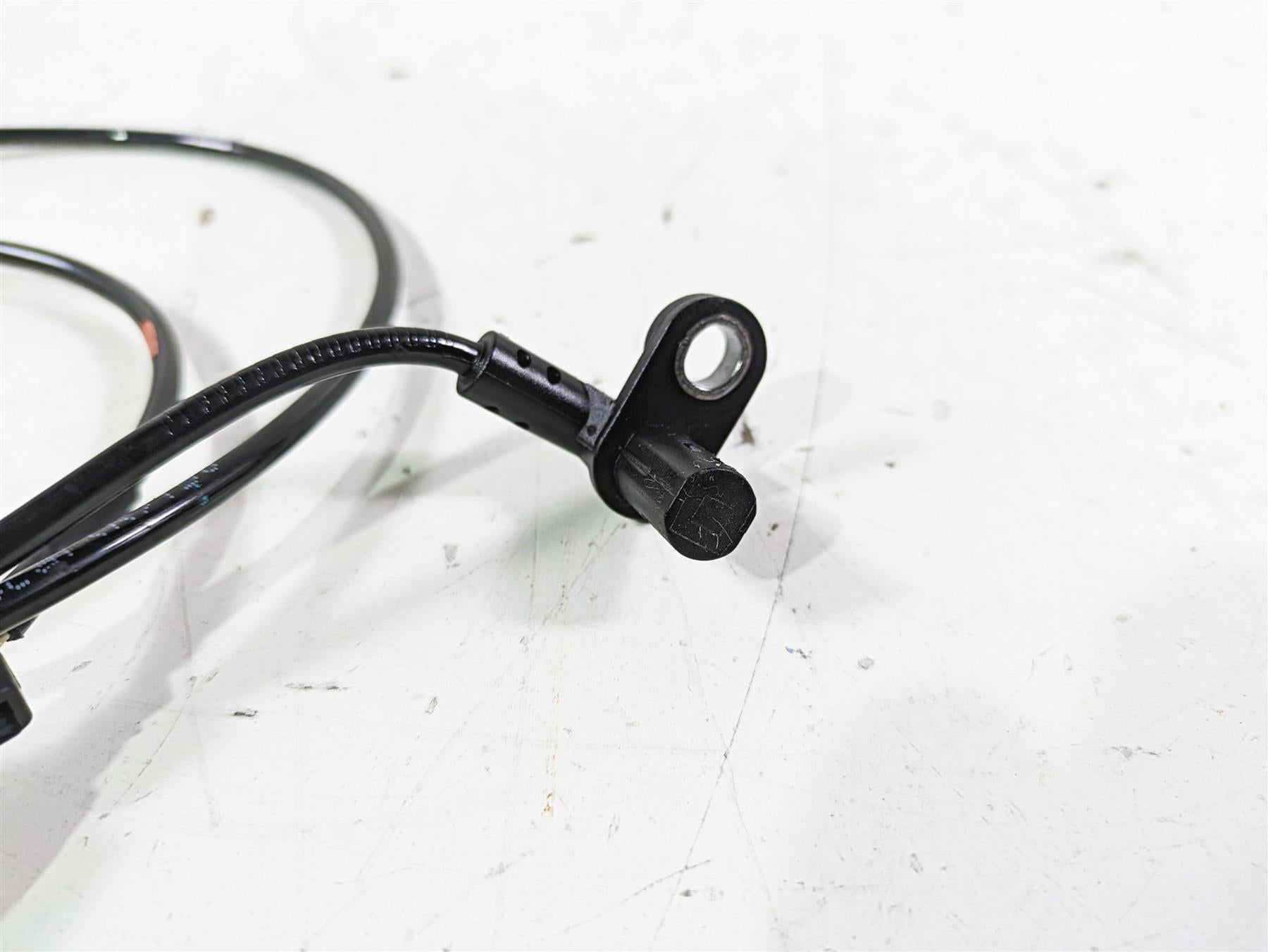 2023 Triumph Street Triple 765 RS Front Wheel Speed Abs Brake Sensor T2022799 {{ shop.shopifyCountryName }} - Mototech271