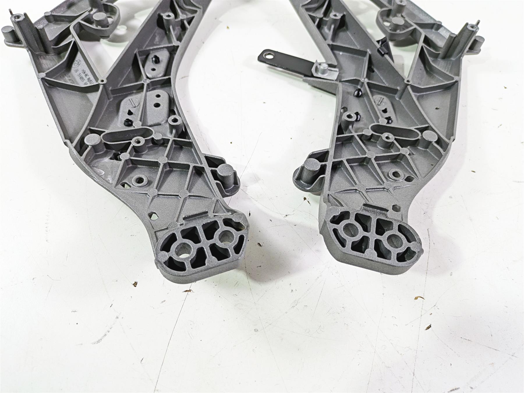 2018 BMW R1200GS GSW K50 Front Carrier Support Center Stay 46638528673 {{ shop.shopifyCountryName }} - Mototech271
