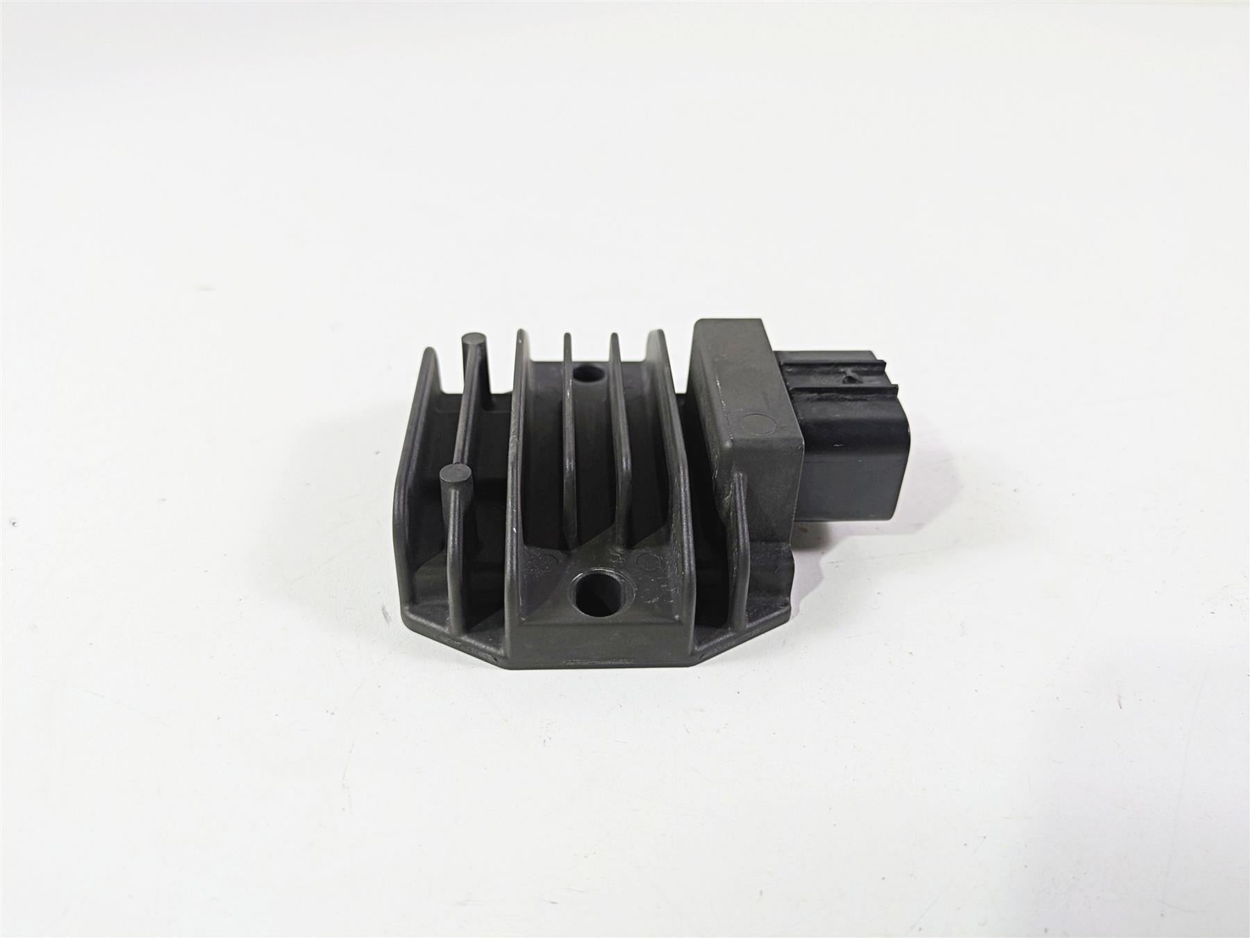 2017 KTM 1290 Super Duke GT Rectifier Voltage Regulator FH022AA 60311034000 {{ shop.shopifyCountryName }} - Mototech271