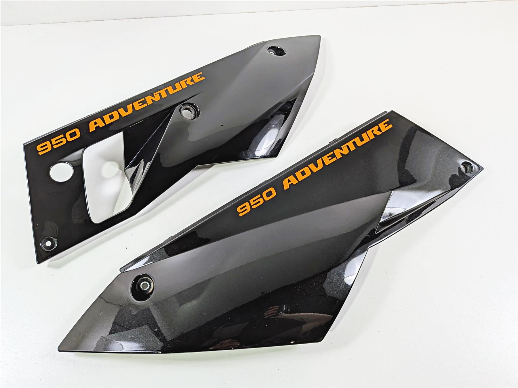 2005 KTM 950 LC8 Adventure Rear Tail Side Cover Fairings 60008041000 60008042000 {{ shop.shopifyCountryName }} - Mototech271