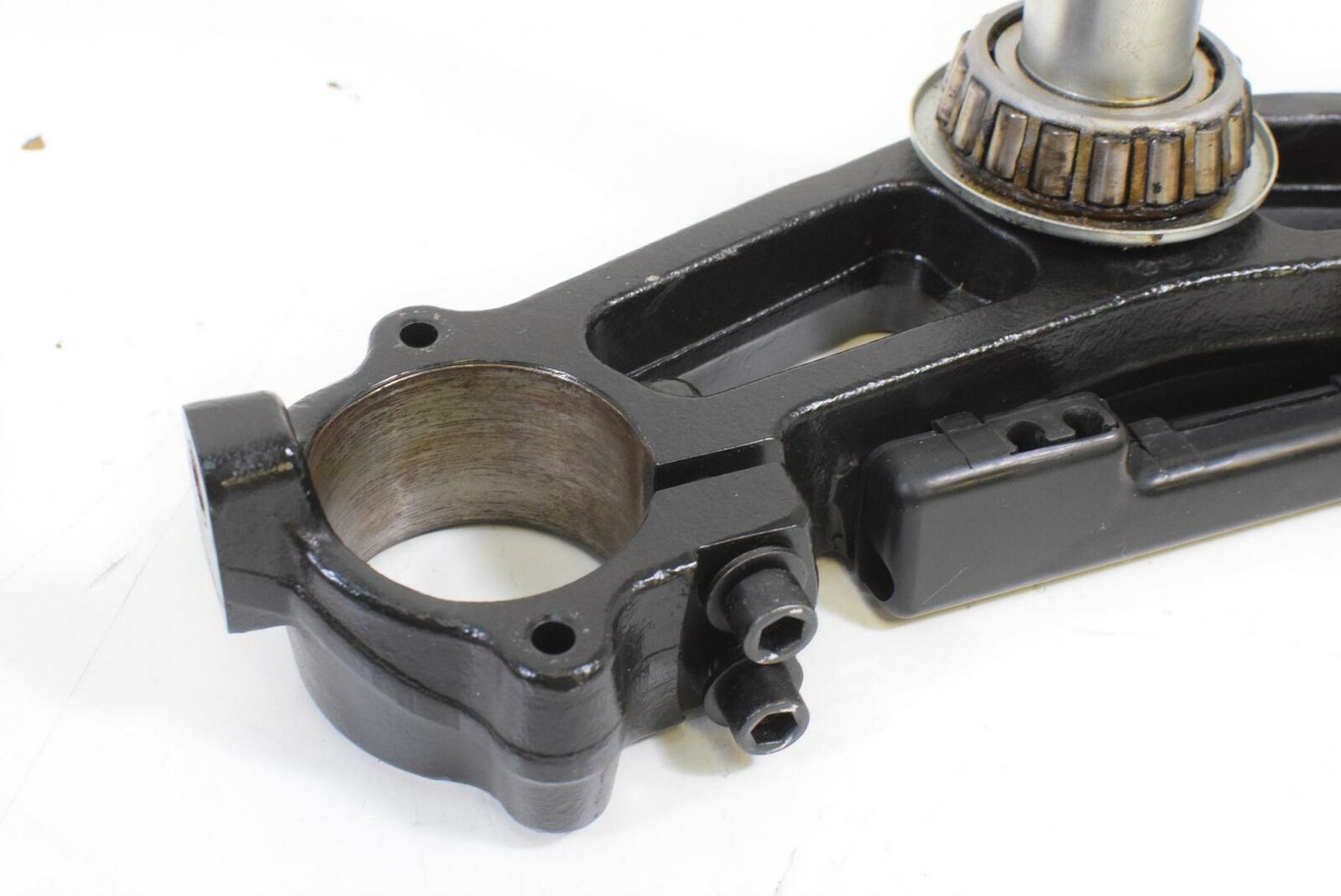 2014 Harley Touring FLHTCU Electra Glide Lower Triple Tree Steering Yoke 45900091A {{ shop.shopifyCountryName }} - Mototech271