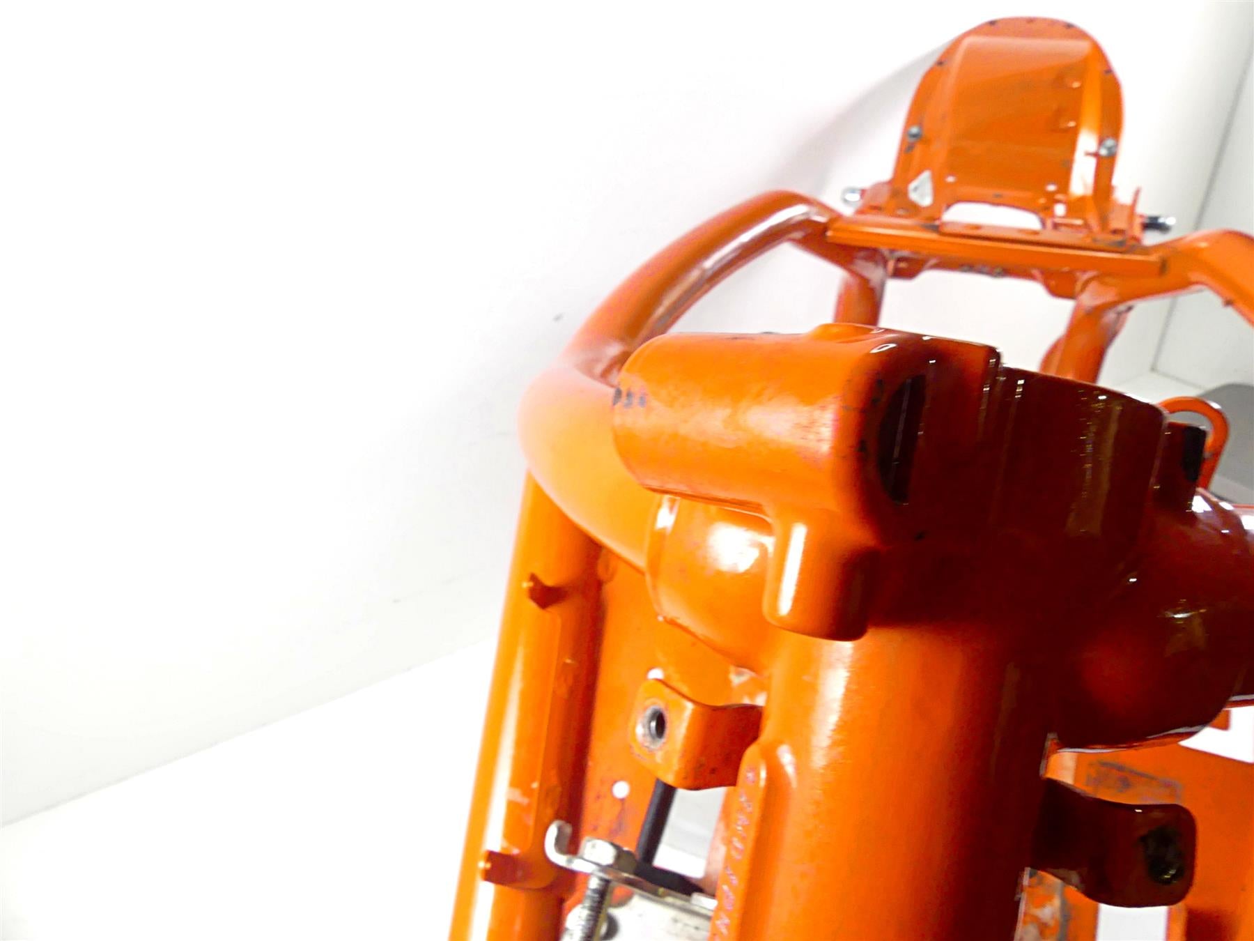 2005 Harley VRSCSE CVO V-Rod Straight Frame Chassis Electric Orange With Missouri Clean Title - 48193-08 {{ shop.shopifyCountryName }} - Mototech271