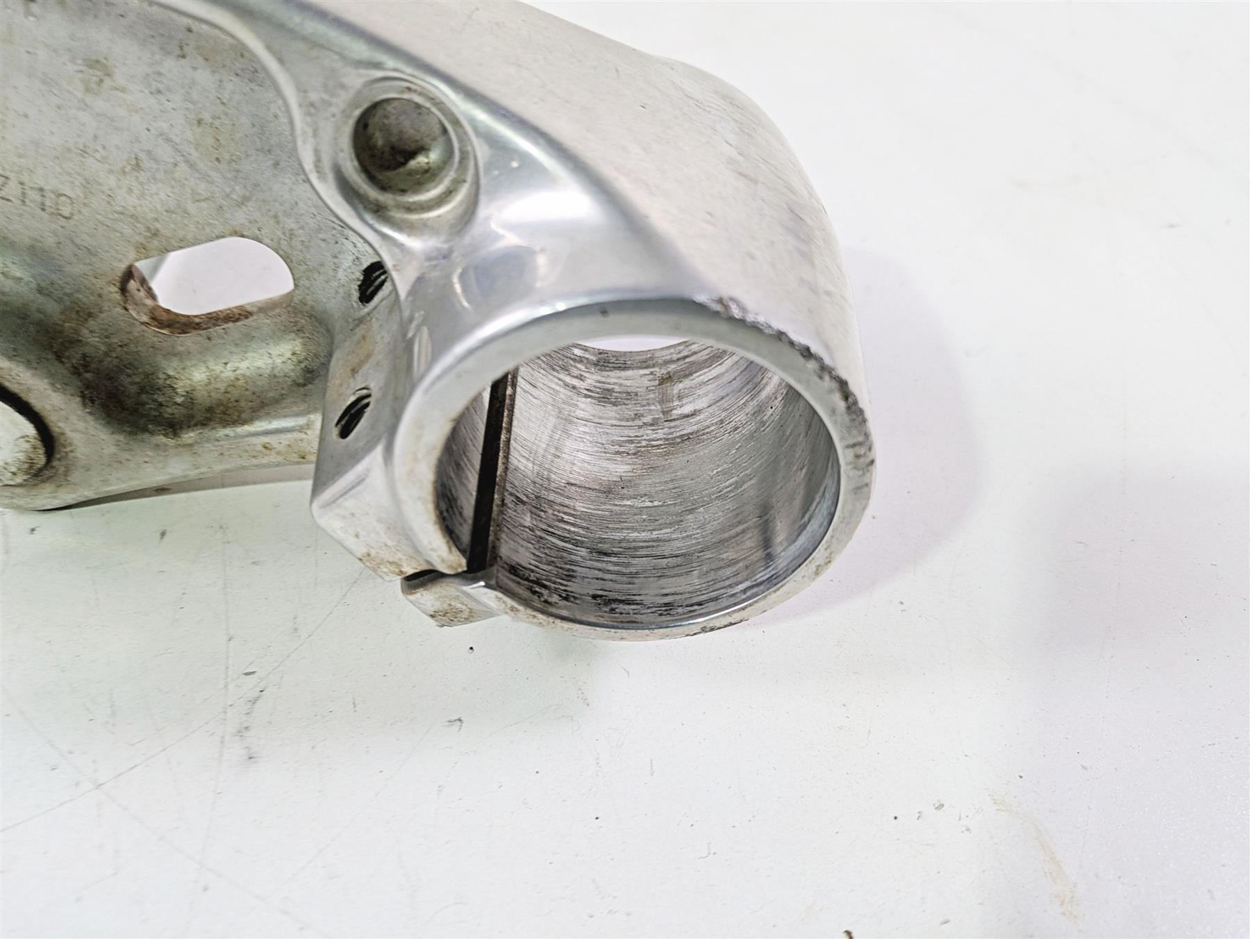 2013 Harley VRSCF Muscle Rod Lower Triple Tree Steering Clamp 46892-09B {{ shop.shopifyCountryName }} - Mototech271