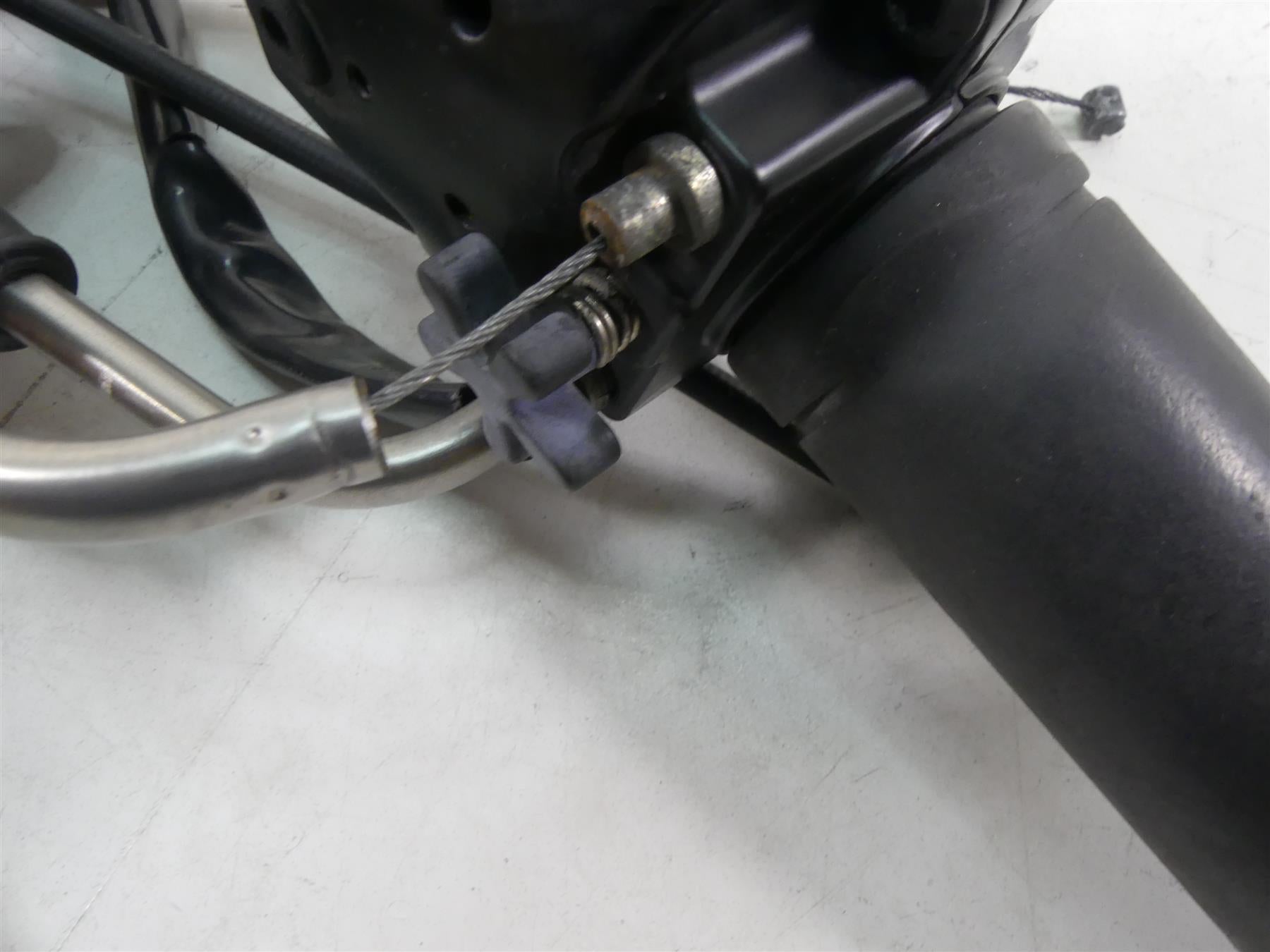 2013 Harley VRSCF Muscle V-Rod Right Start Stop Control Switch - Read 71684-06A {{ shop.shopifyCountryName }} - Mototech271