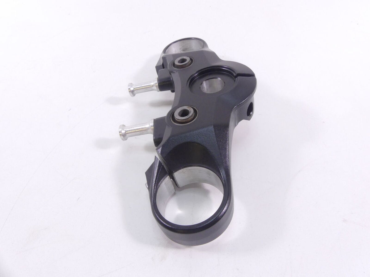 2019 Yamaha VMX17 V-Max 1700 Upper Triple Tree Steering Clamp 2S3-23435-00-00 {{ shop.shopifyCountryName }} - Mototech271