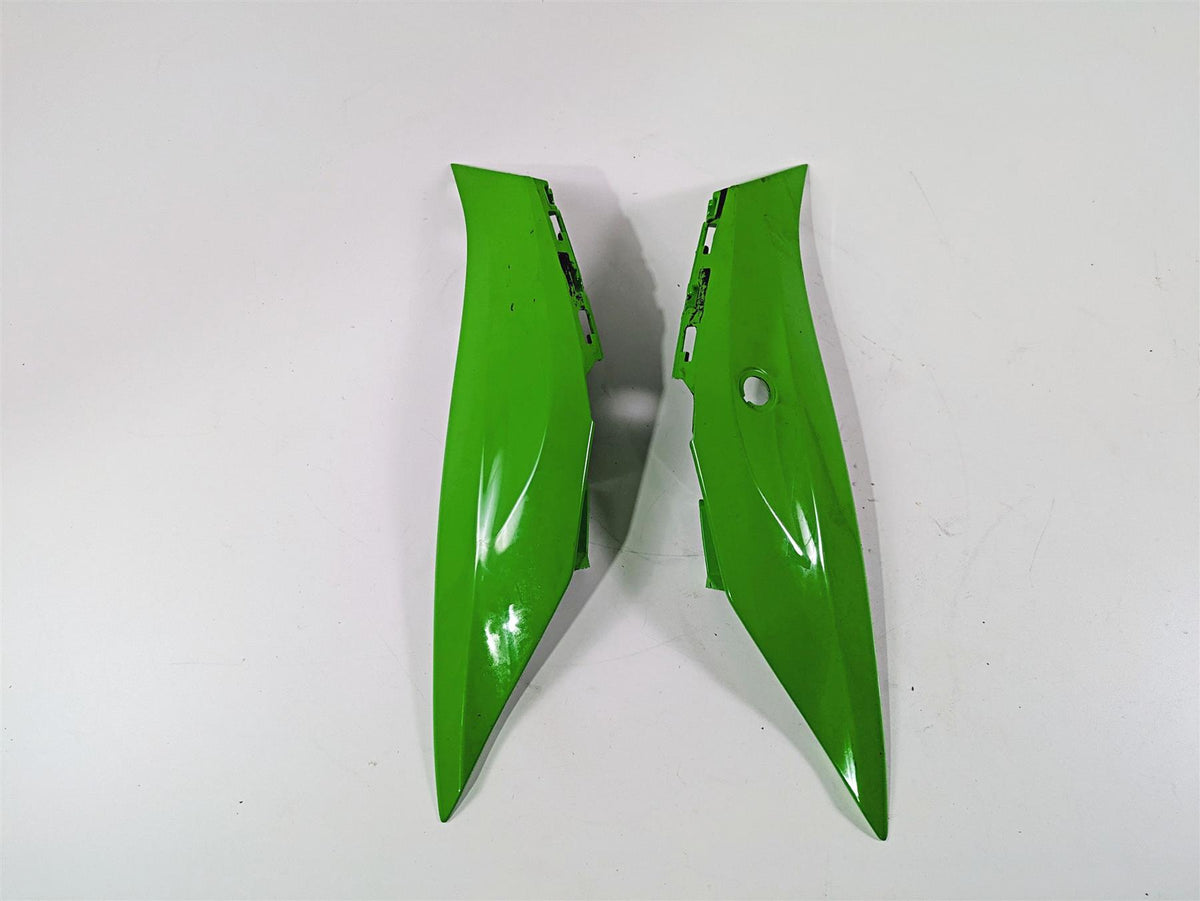 2016 Kawasaki ZX10R Ninja Rear Side Tail Cover Fairing Set - Read 36001-0640-51B {{ shop.shopifyCountryName }} - Mototech271