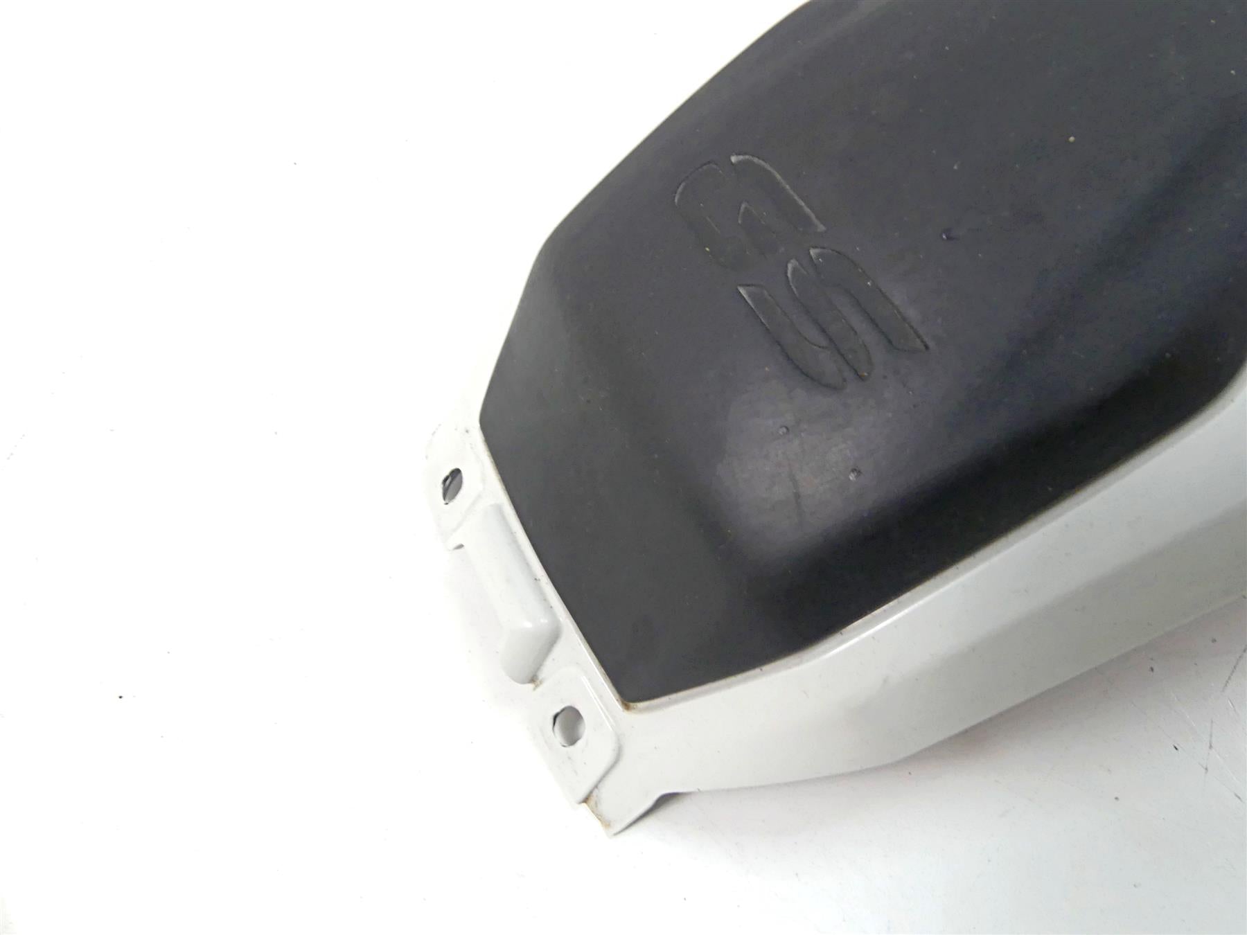 2015 BMW R1200GS GSW K50 Center Fuel Gas Petrol Tank Cover Cowl 46618533664 {{ shop.shopifyCountryName }} - Mototech271