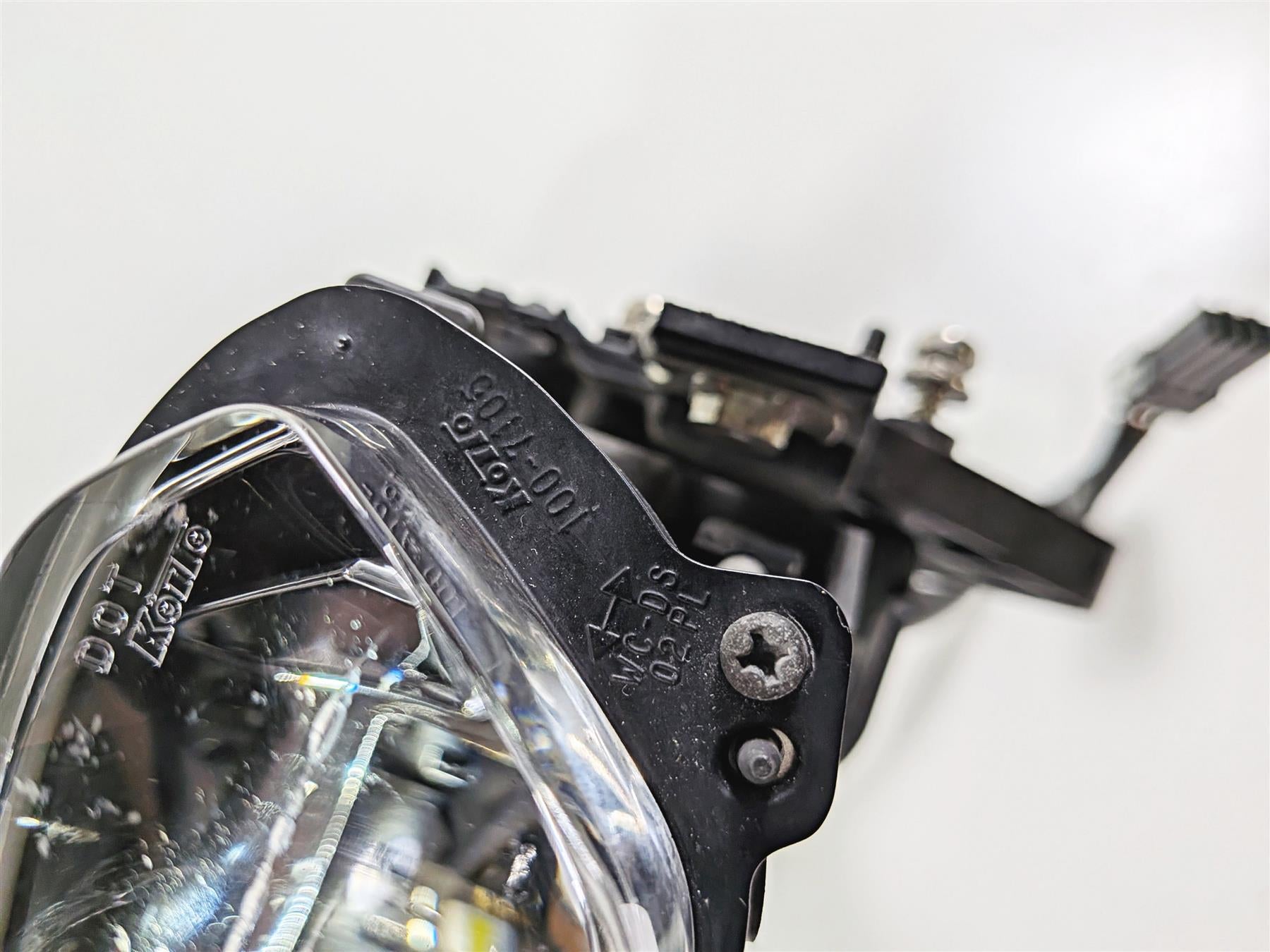 2022 Yamaha YZF R1 R1M RN65 Headlight Head Light Lamp Scratched B3L-84300-00-00-Mototech271