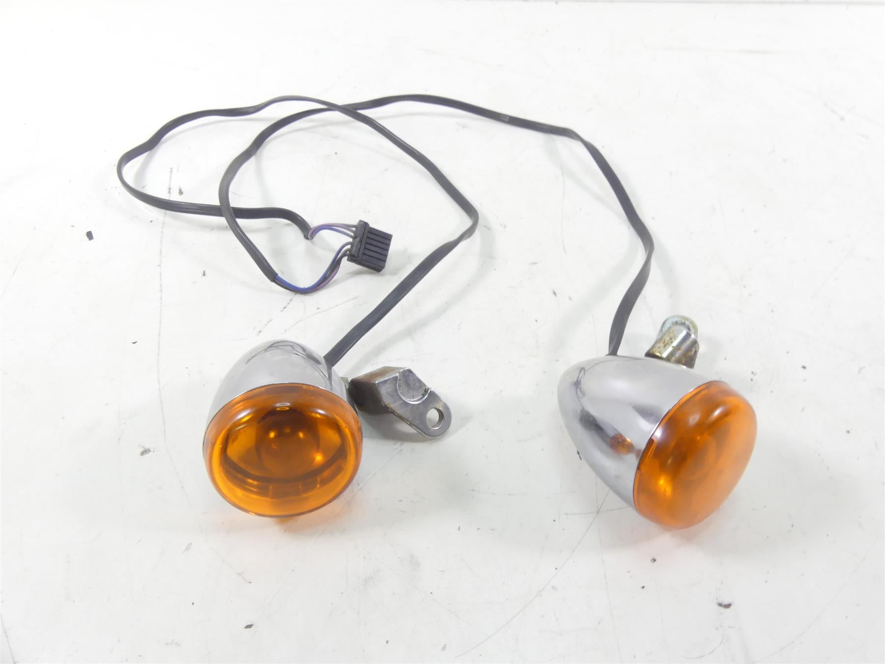 2005 Harley Softail FLSTSC Heritage Springer Front Blinker Turn Signals 68972-00 {{ shop.shopifyCountryName }} - Mototech271