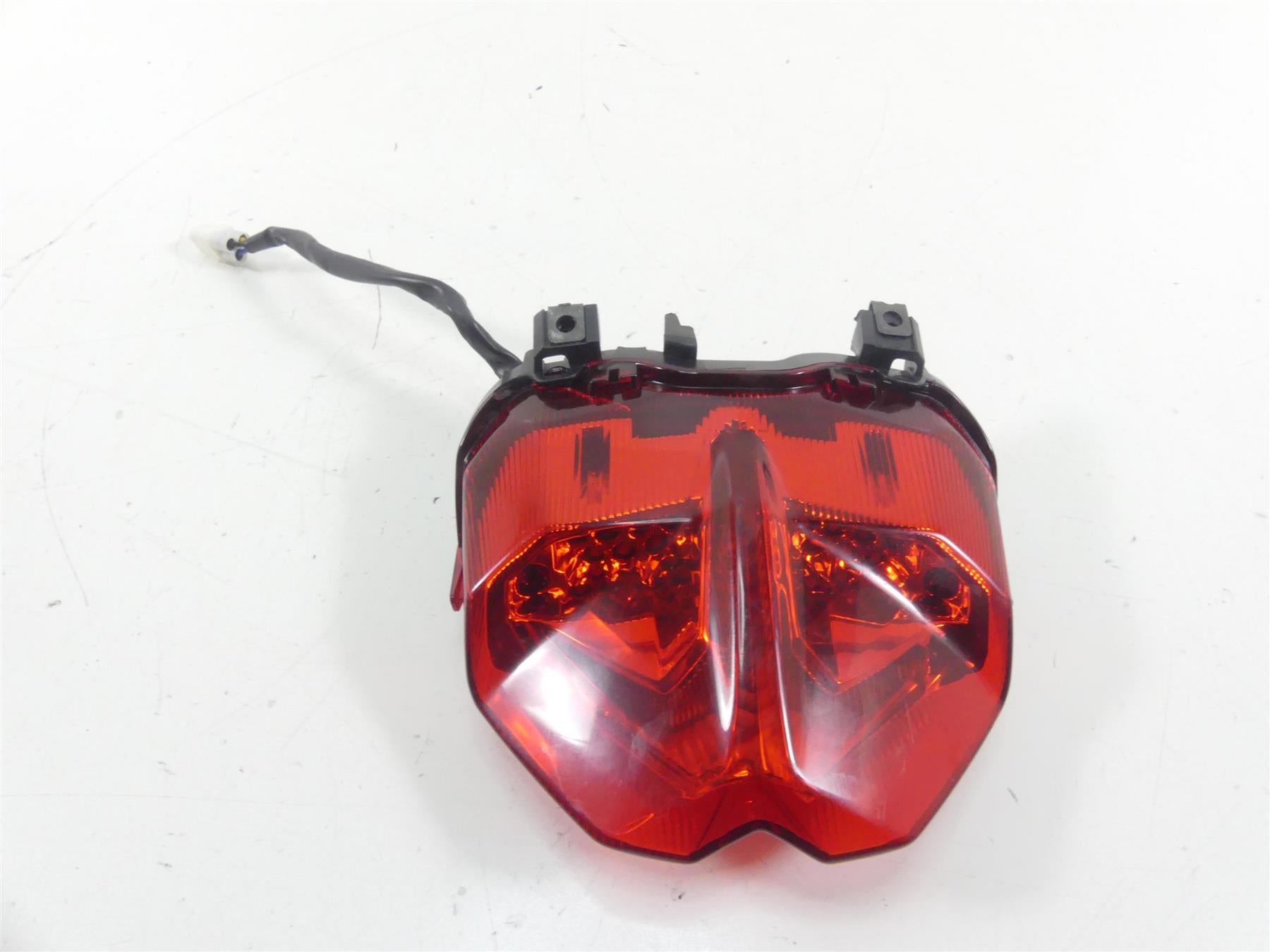 2022 Yamaha MT09 FZ09 Rear Taillight Tail Light Lamp - Read B7N-84700-00-00 {{ shop.shopifyCountryName }} - Mototech271