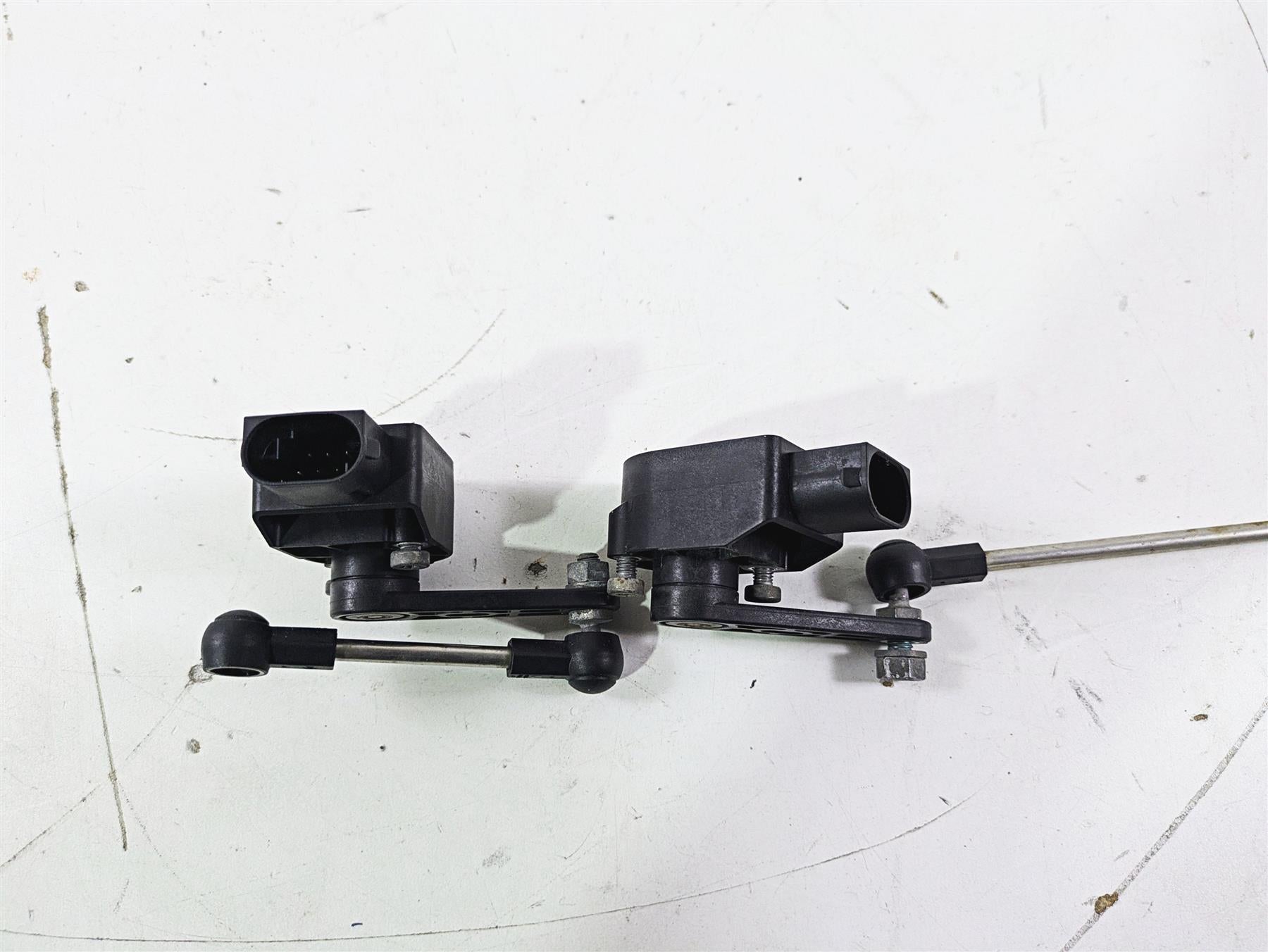 2015 BMW R1200GS Adv K51 Front & Rear Leveling Sensor 37146860843 37146870000 {{ shop.shopifyCountryName }} - Mototech271
