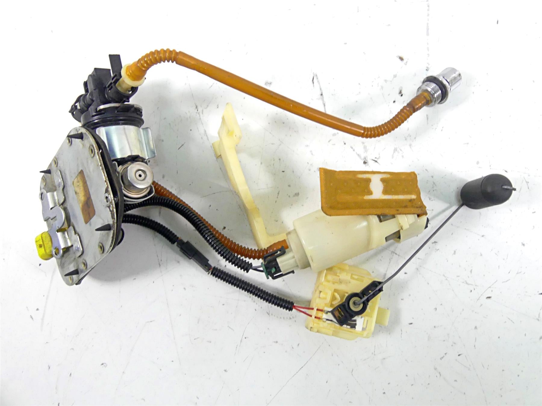 2011 Harley Softail FLSTF Fat Boy Fuel Gas Petrol Pump -Tested 75284-08 75141-11 {{ shop.shopifyCountryName }} - Mototech271